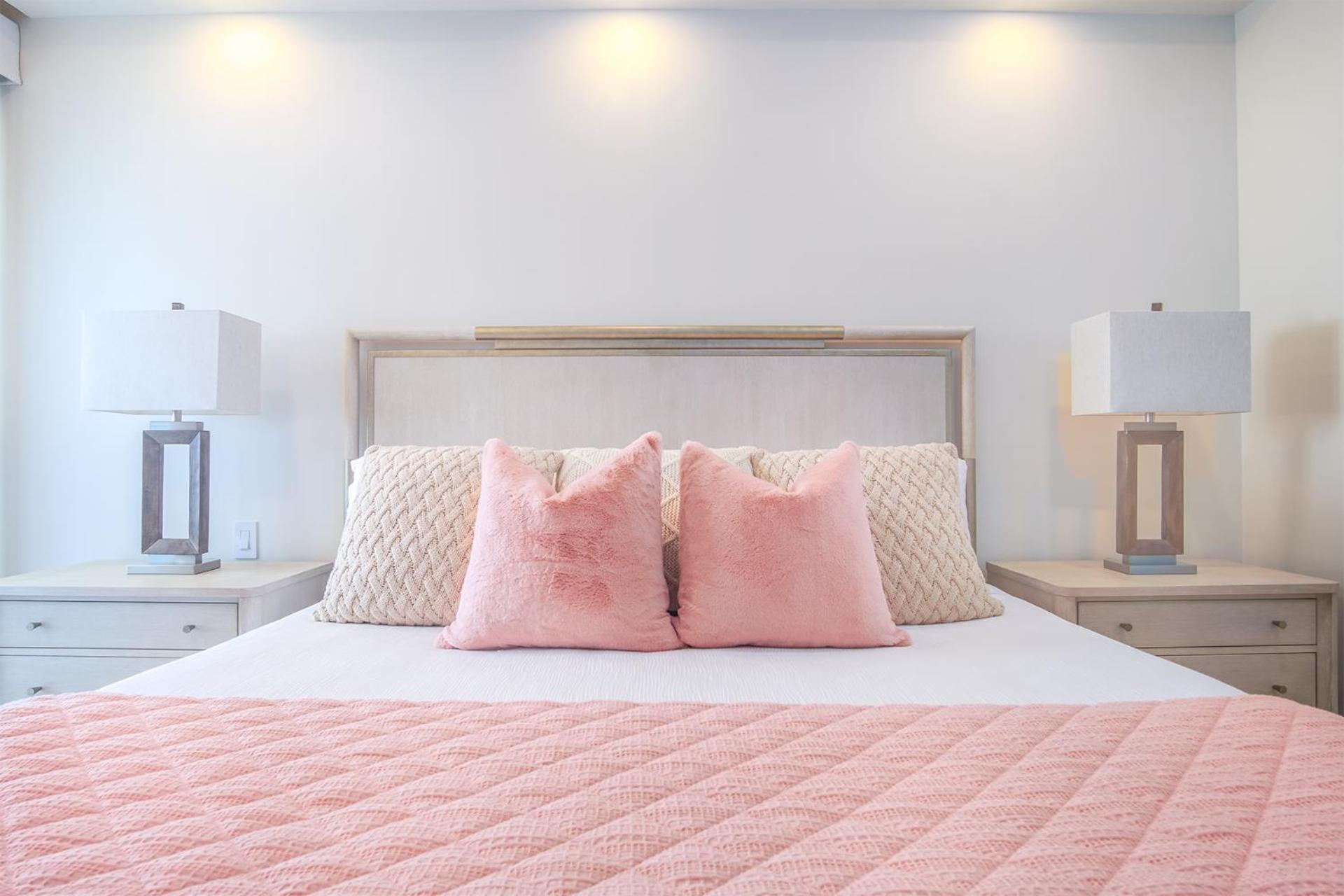 Luxury modern condo at Encantame Towers E1405