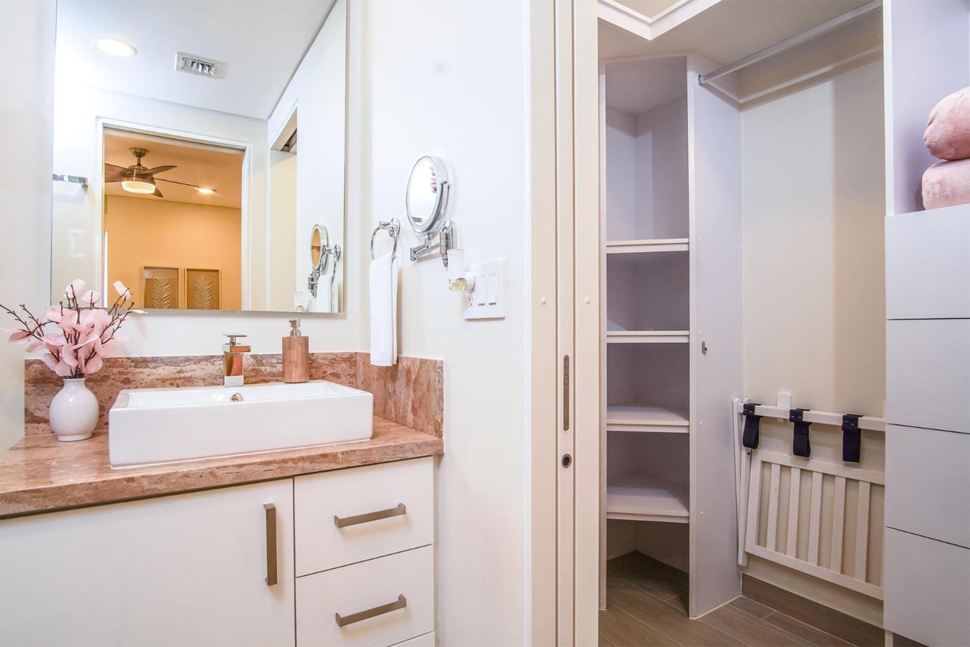 Luxury modern condo at Encantame Towers E1405