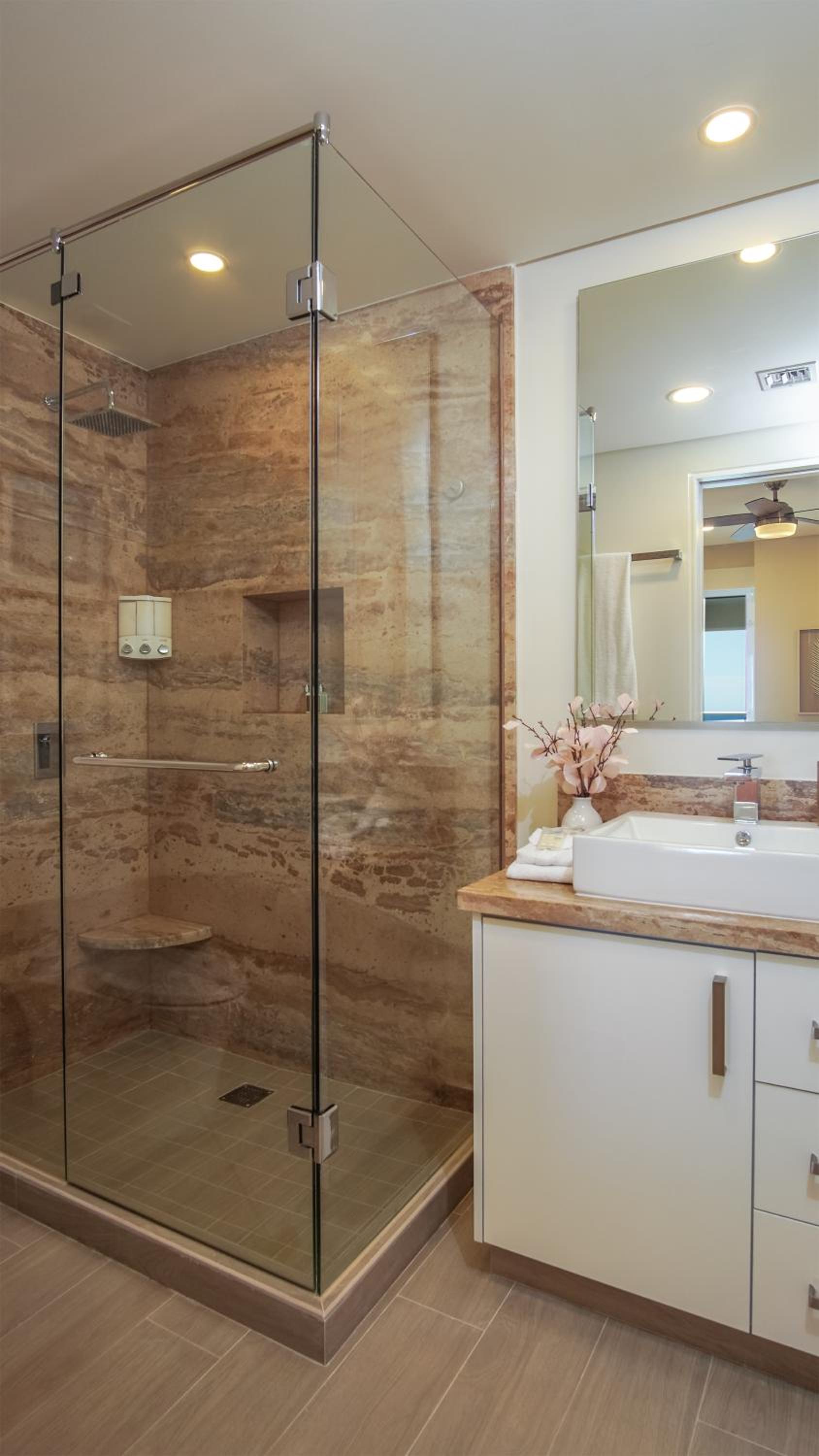 Luxury modern condo at Encantame Towers E1405