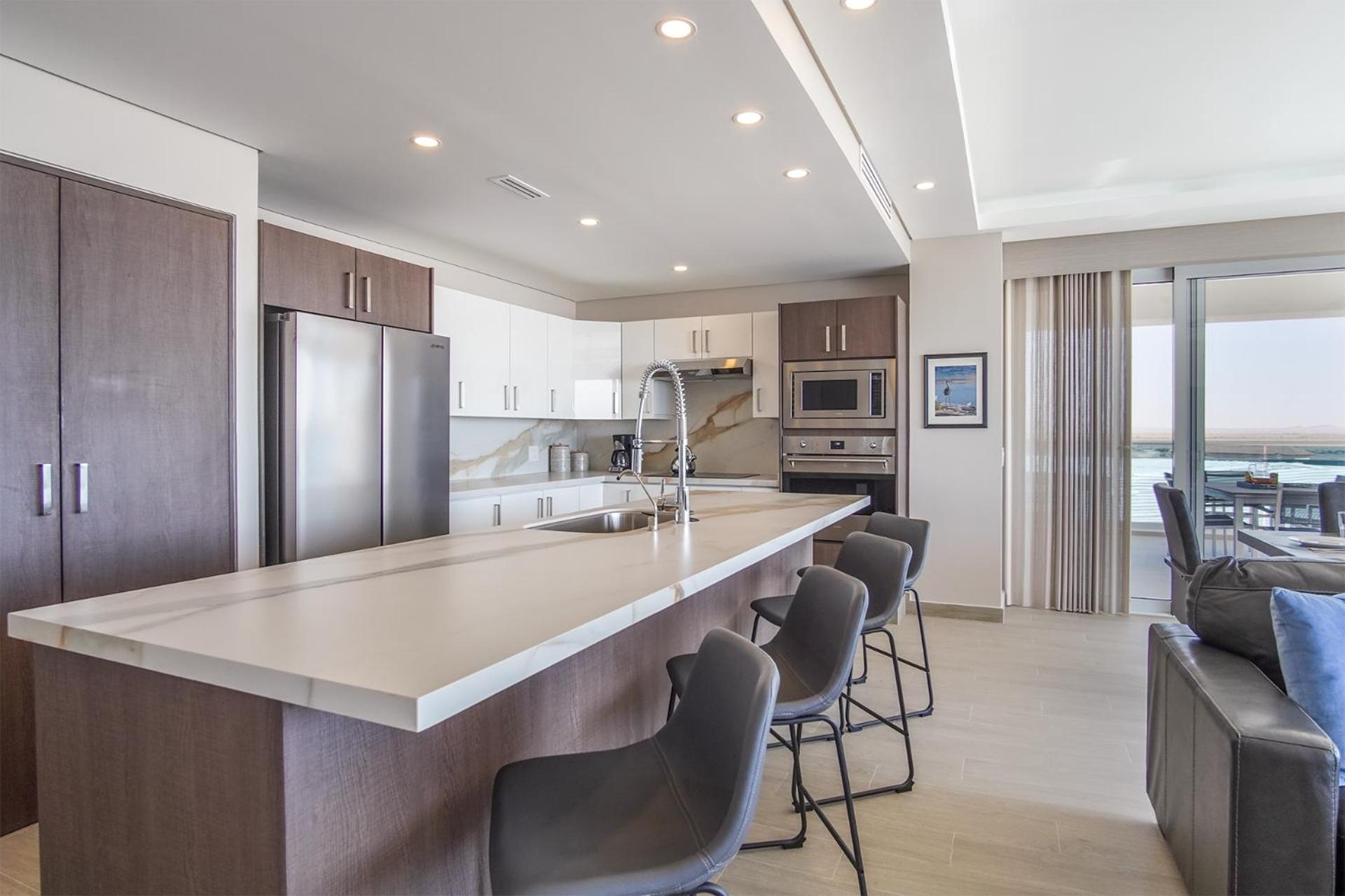 Awesome 3 bedroom condo Encantame Tower E 201