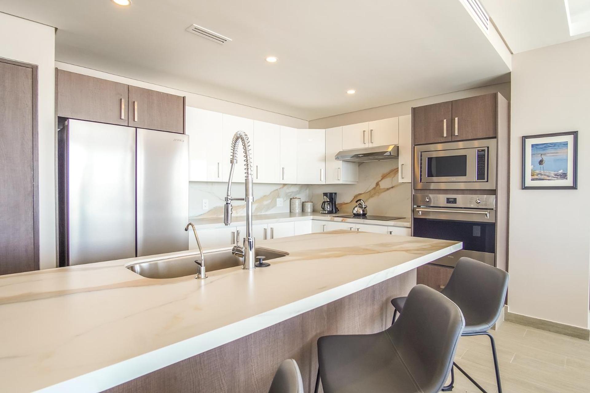 Awesome 3 bedroom condo Encantame Tower E 201