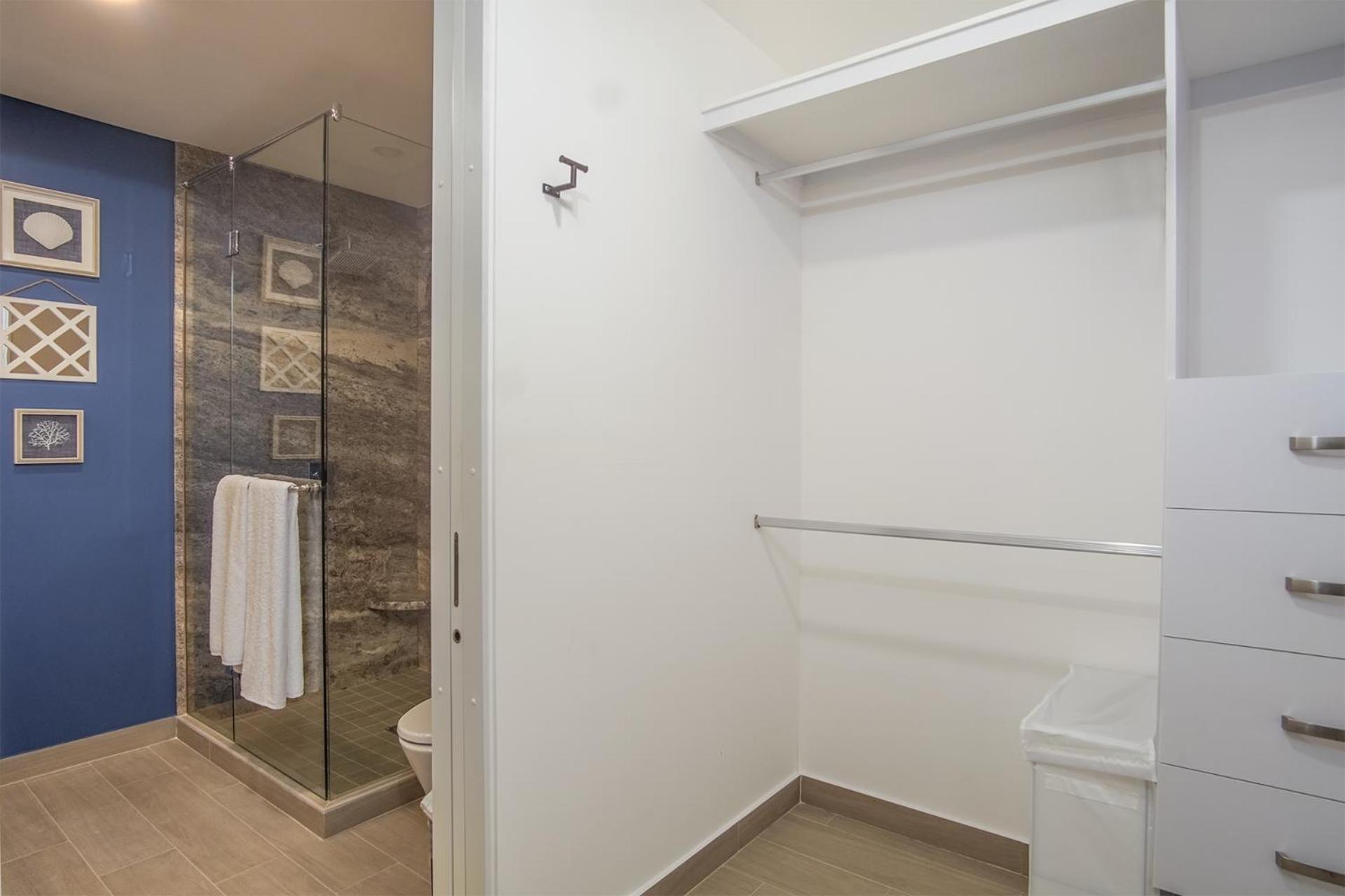 Awesome 3 bedroom condo Encantame Tower E 201