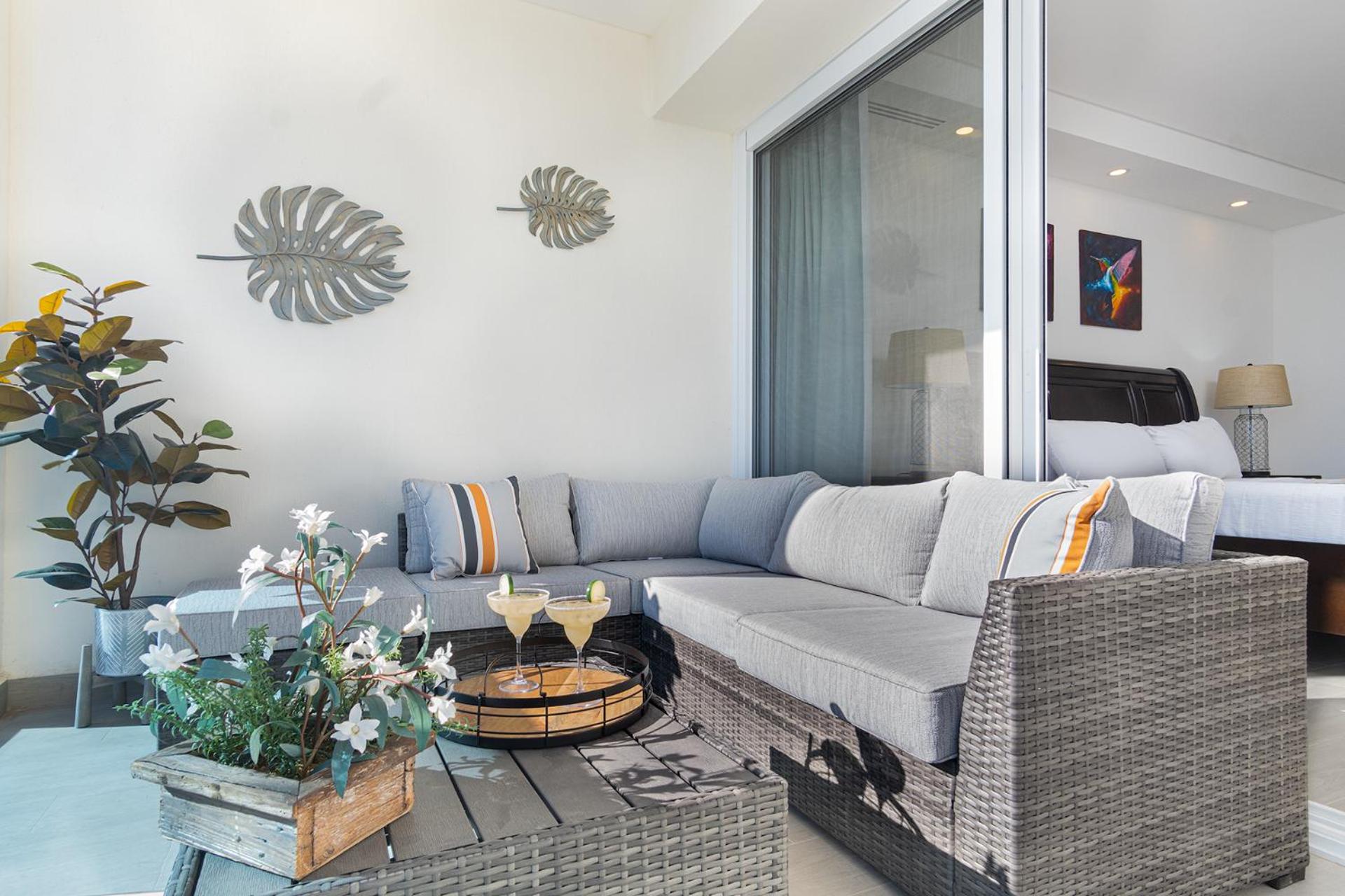 Splash in New Lazy River/Stay in Modern Luxury Encantame 702