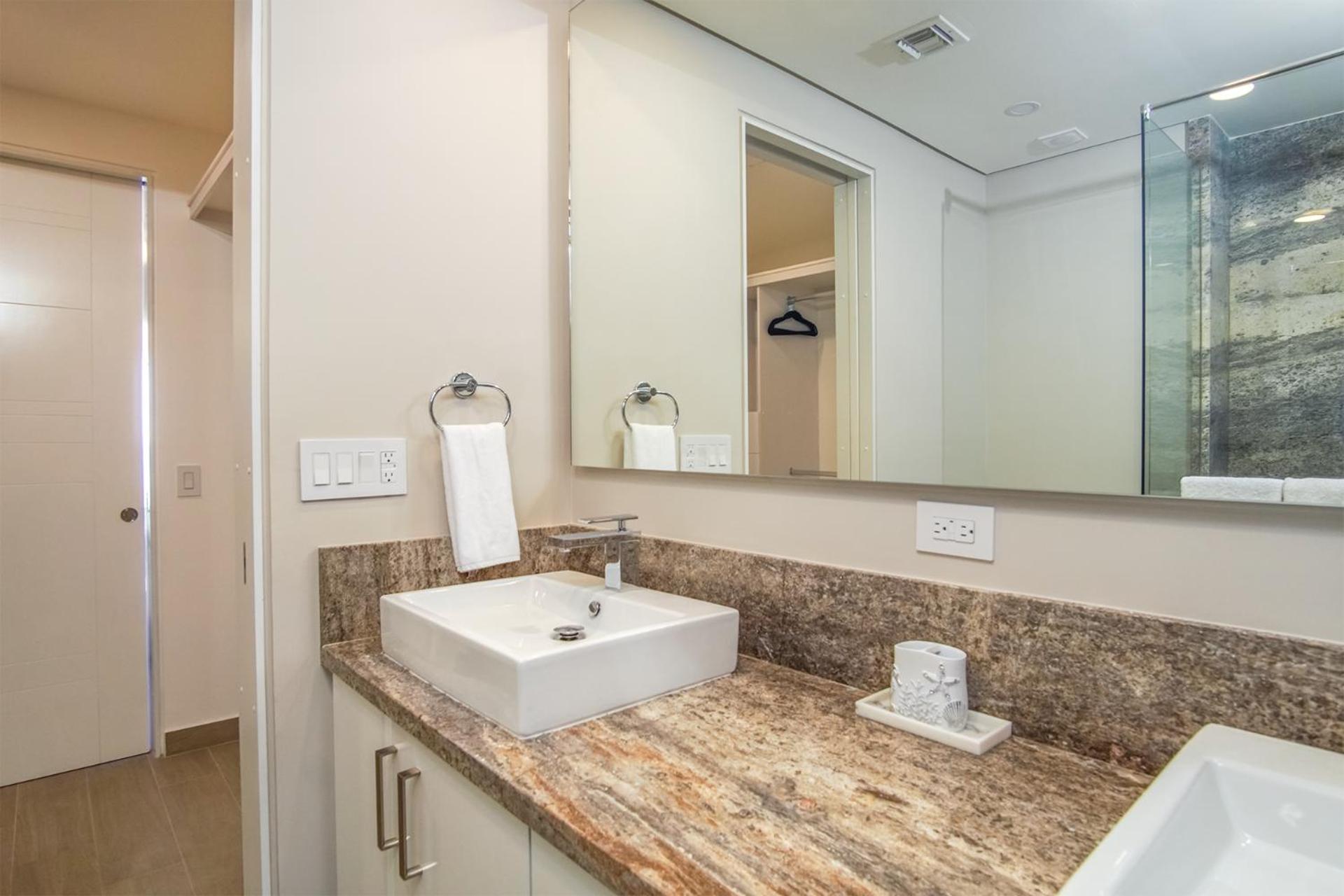 Awesome 3 bedroom condo Encantame Tower E 201