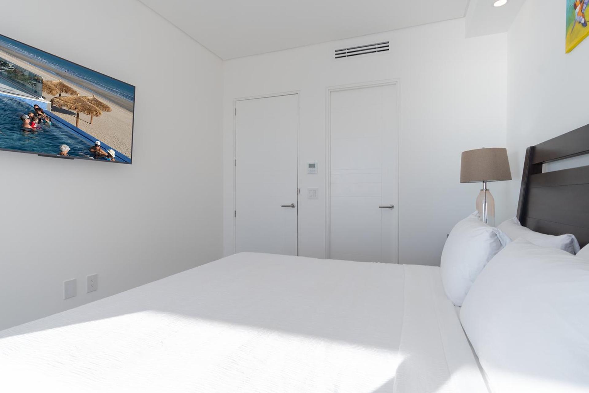 Splash in New Lazy River/Stay in Modern Luxury Encantame 702
