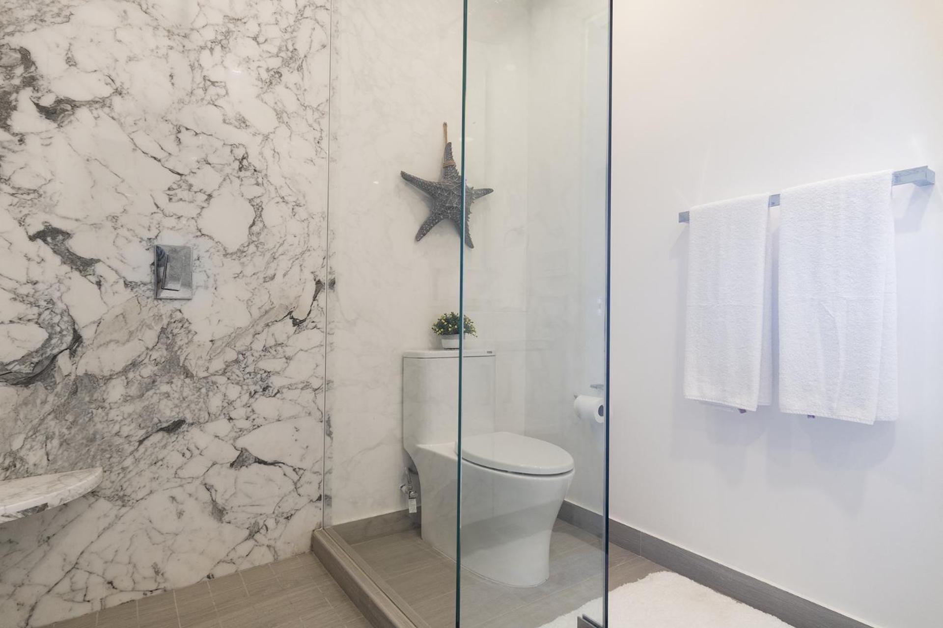 Splash in New Lazy River/Stay in Modern Luxury Encantame 702
