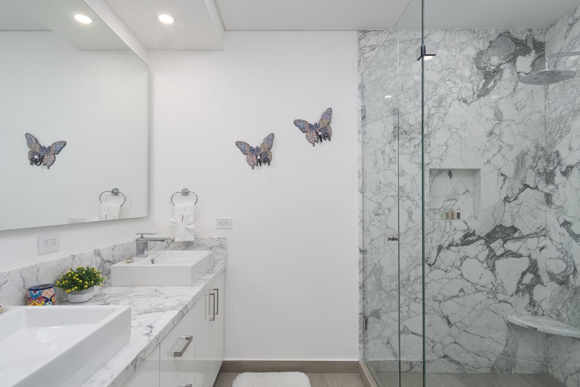 Splash in New Lazy River/Stay in Modern Luxury Encantame 702