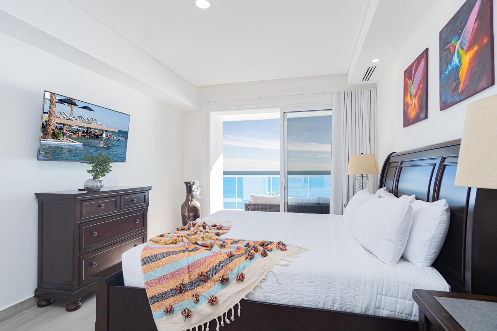 Splash in New Lazy River/Stay in Modern Luxury Encantame 702