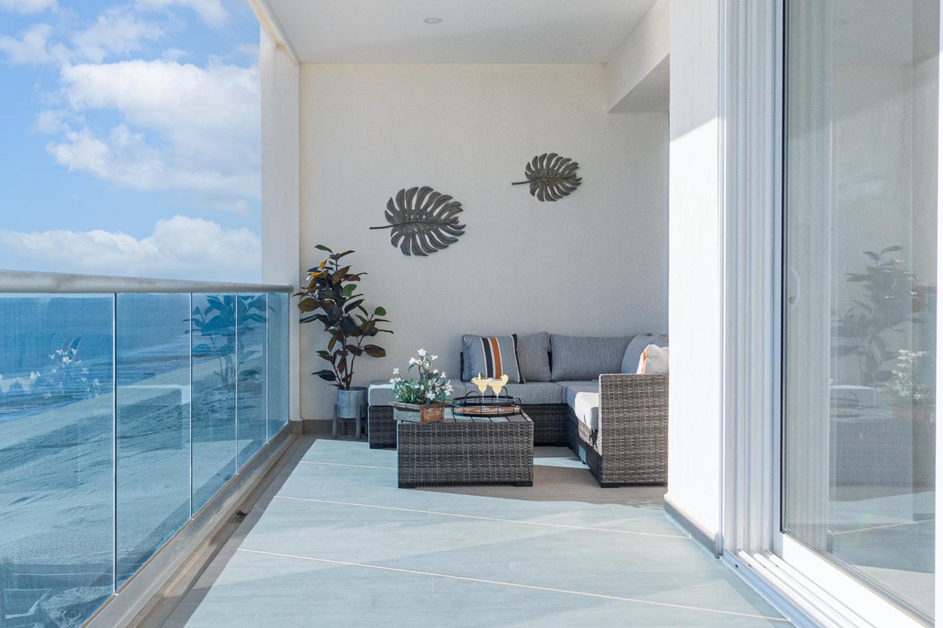 Splash in New Lazy River/Stay in Modern Luxury Encantame 702