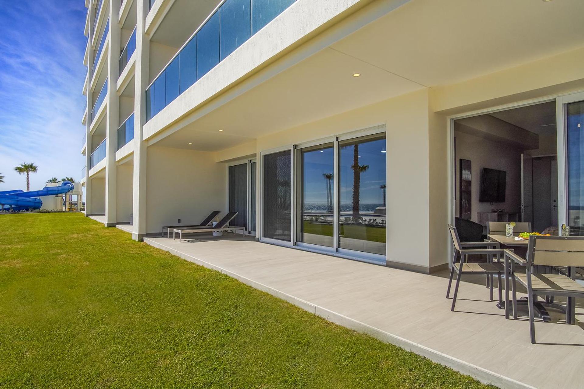 Spectacular 2 bedroom condominium Encantame E102