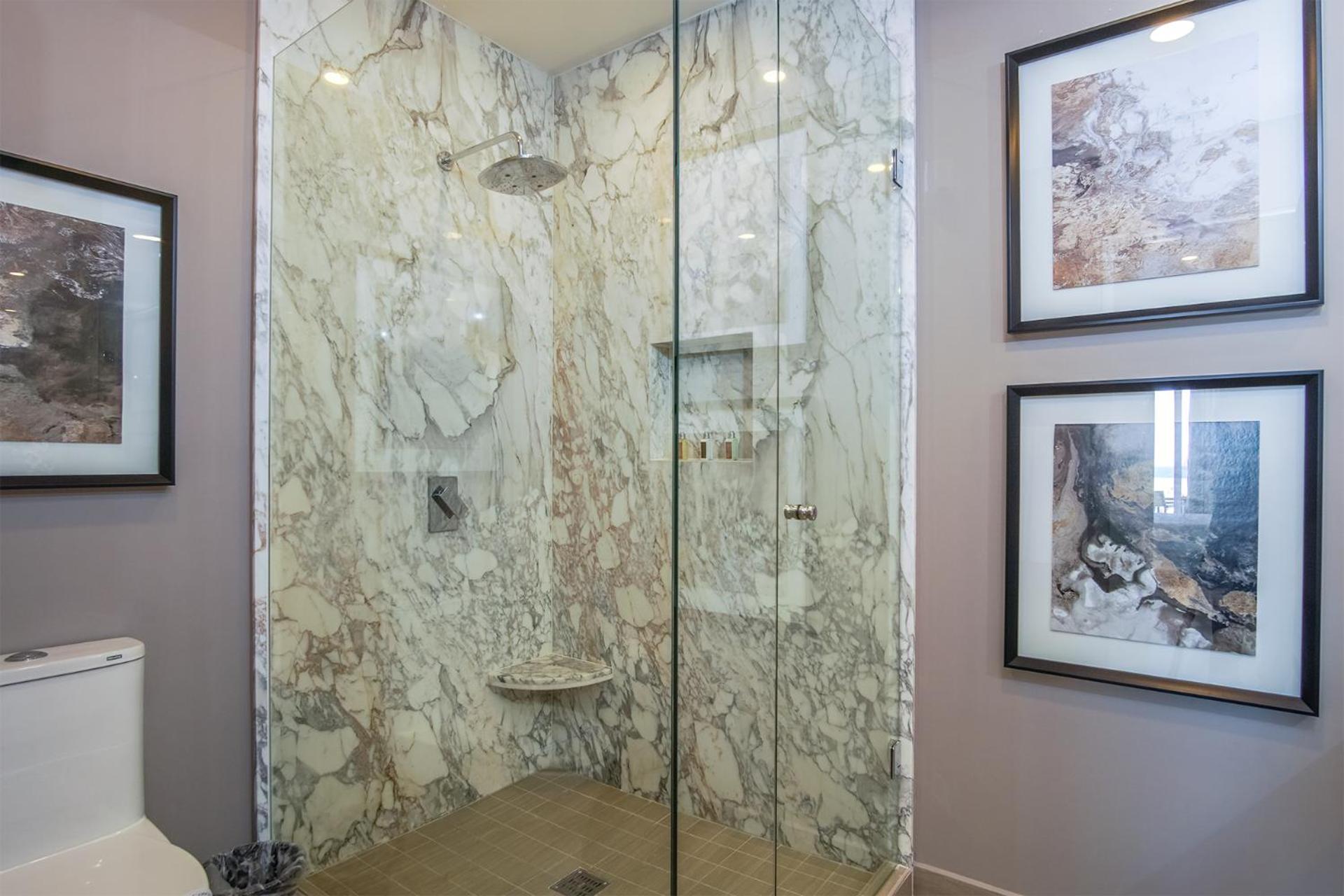Spectacular 2 bedroom condominium Encantame E102