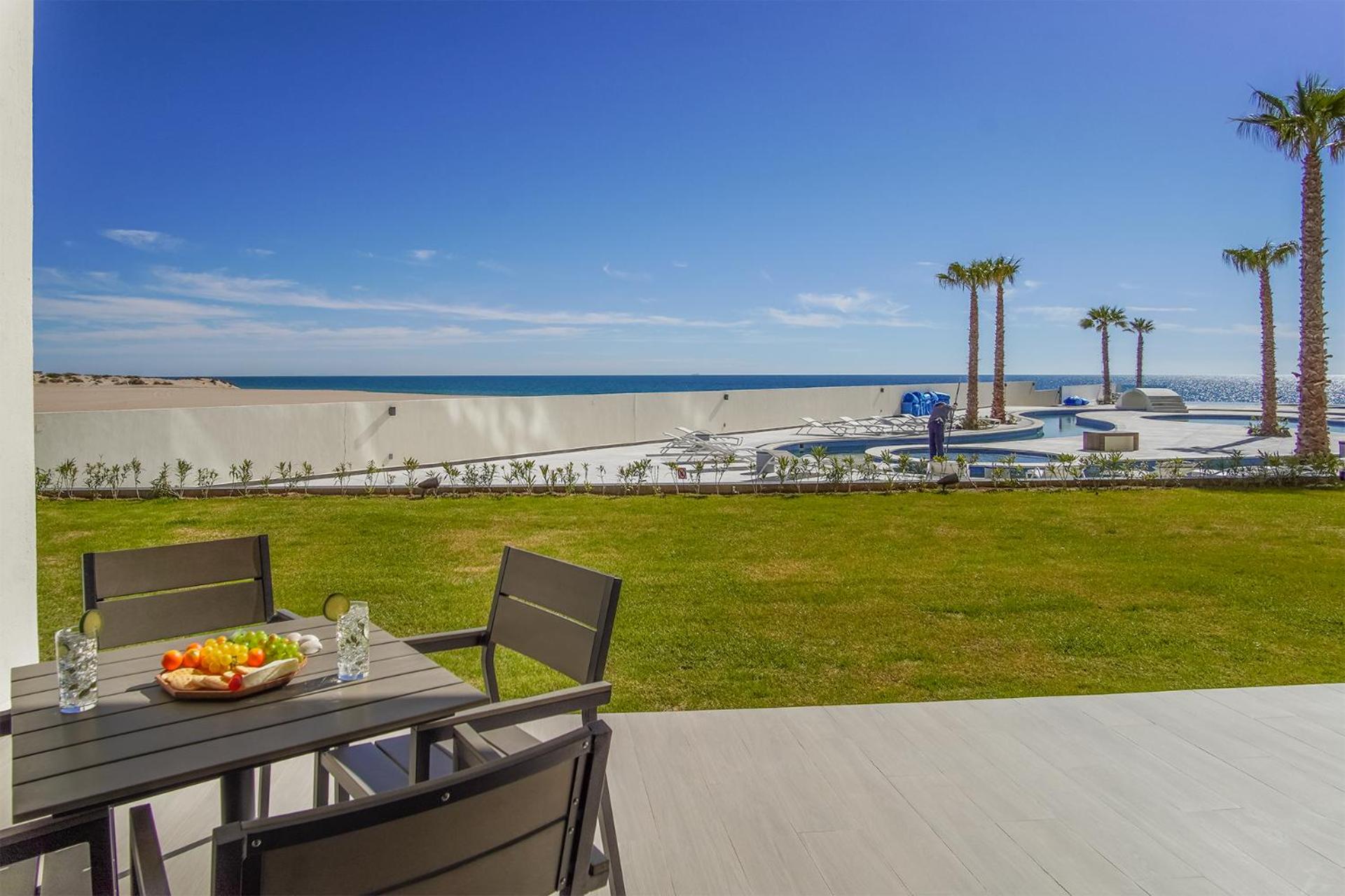 Spectacular 2 bedroom condominium Encantame E102