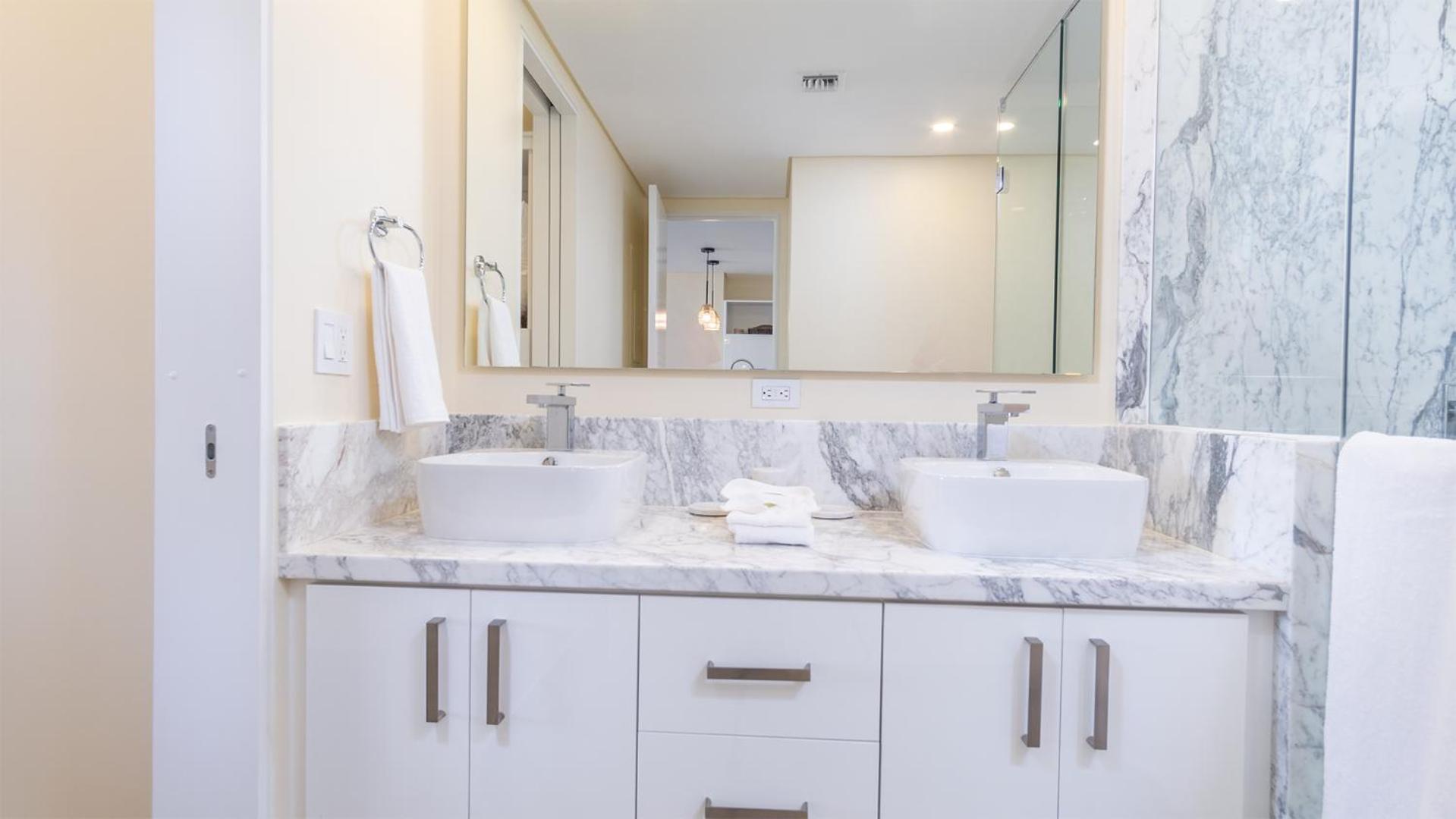 Splash in The New Lazy River/Stay in Modern Luxury Encantame Viento 303