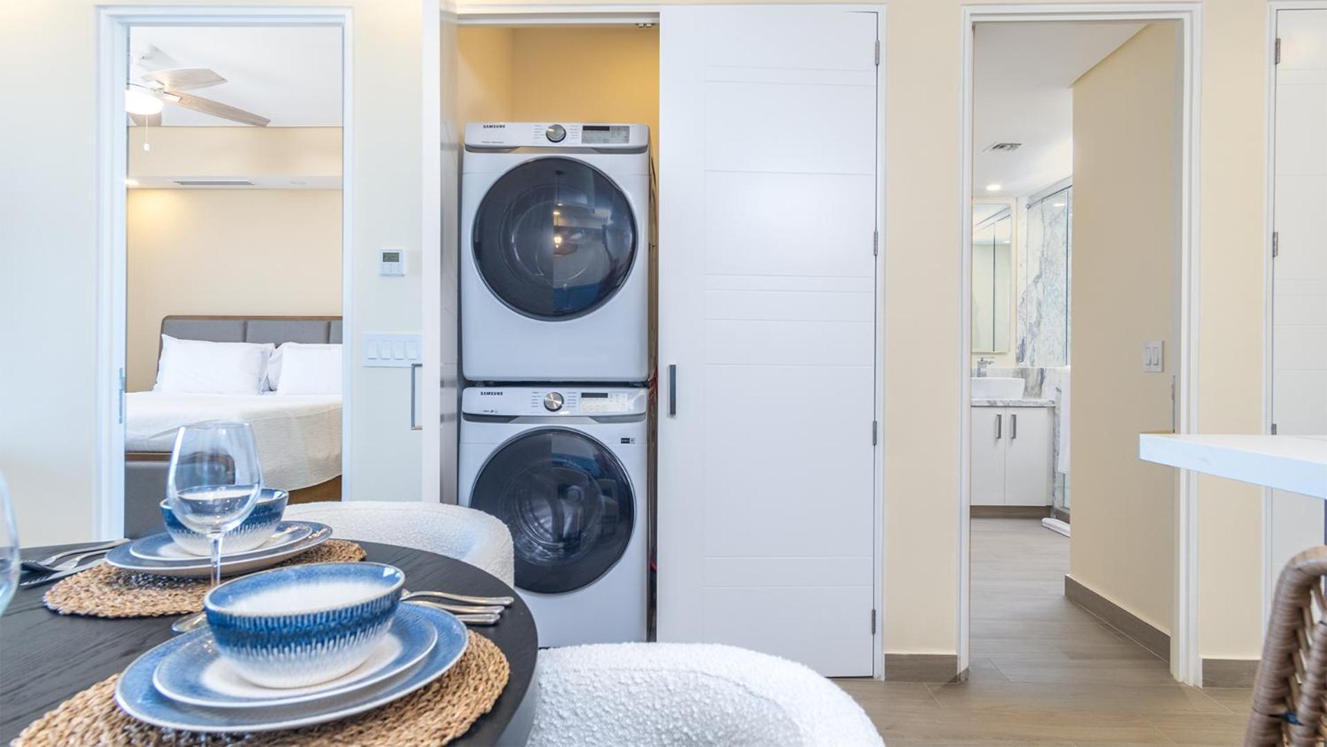 Splash in The New Lazy River/Stay in Modern Luxury Encantame Viento 303