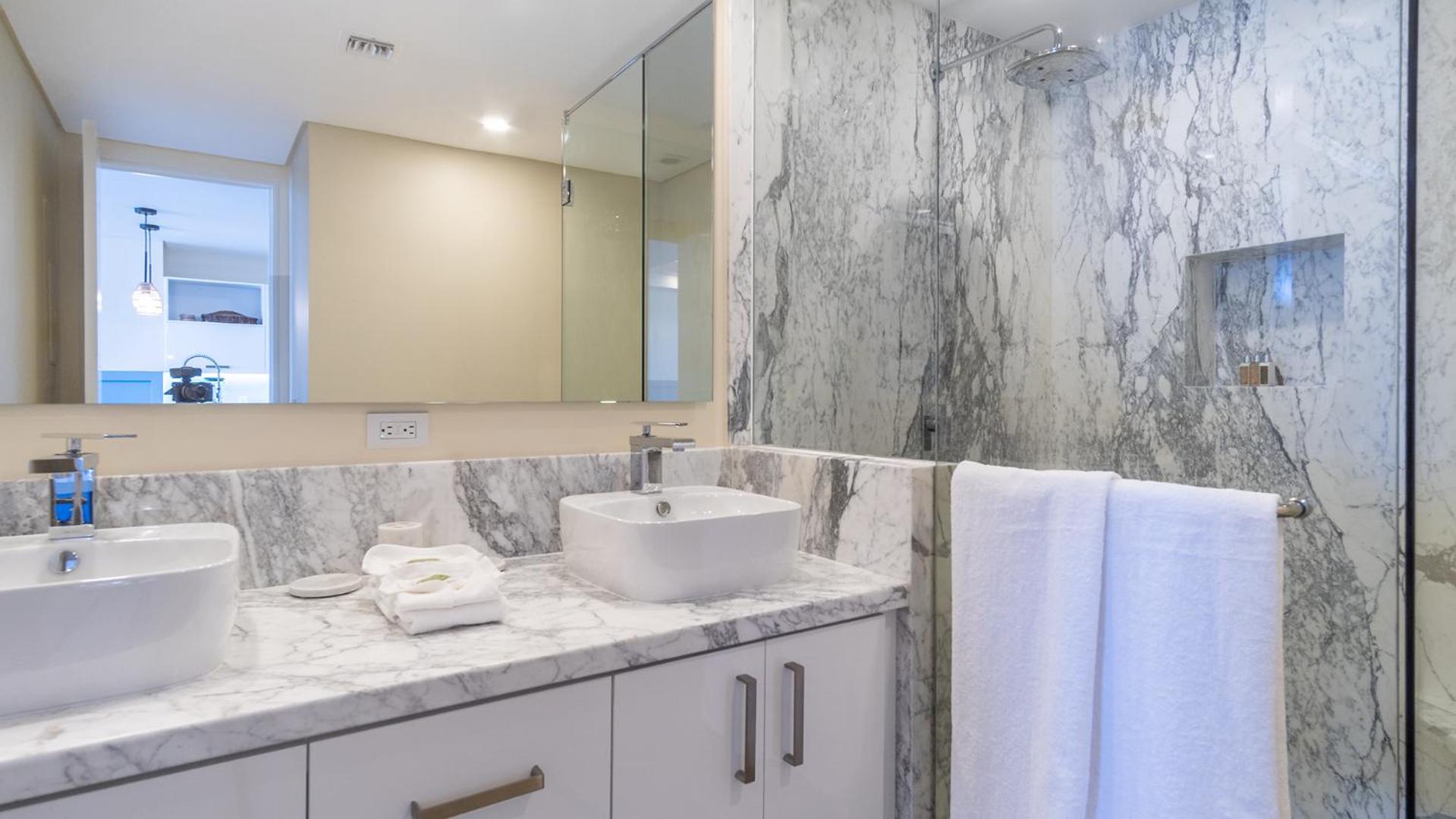 Splash in The New Lazy River/Stay in Modern Luxury Encantame Viento 303