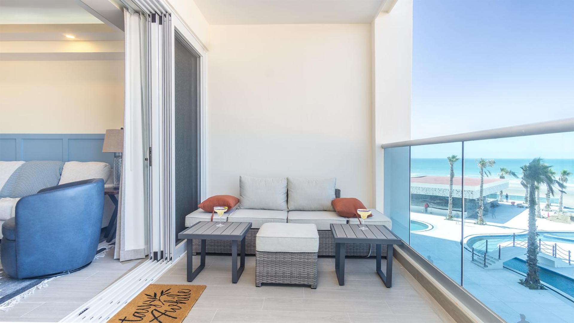 Splash in The New Lazy River/Stay in Modern Luxury Encantame Viento 303