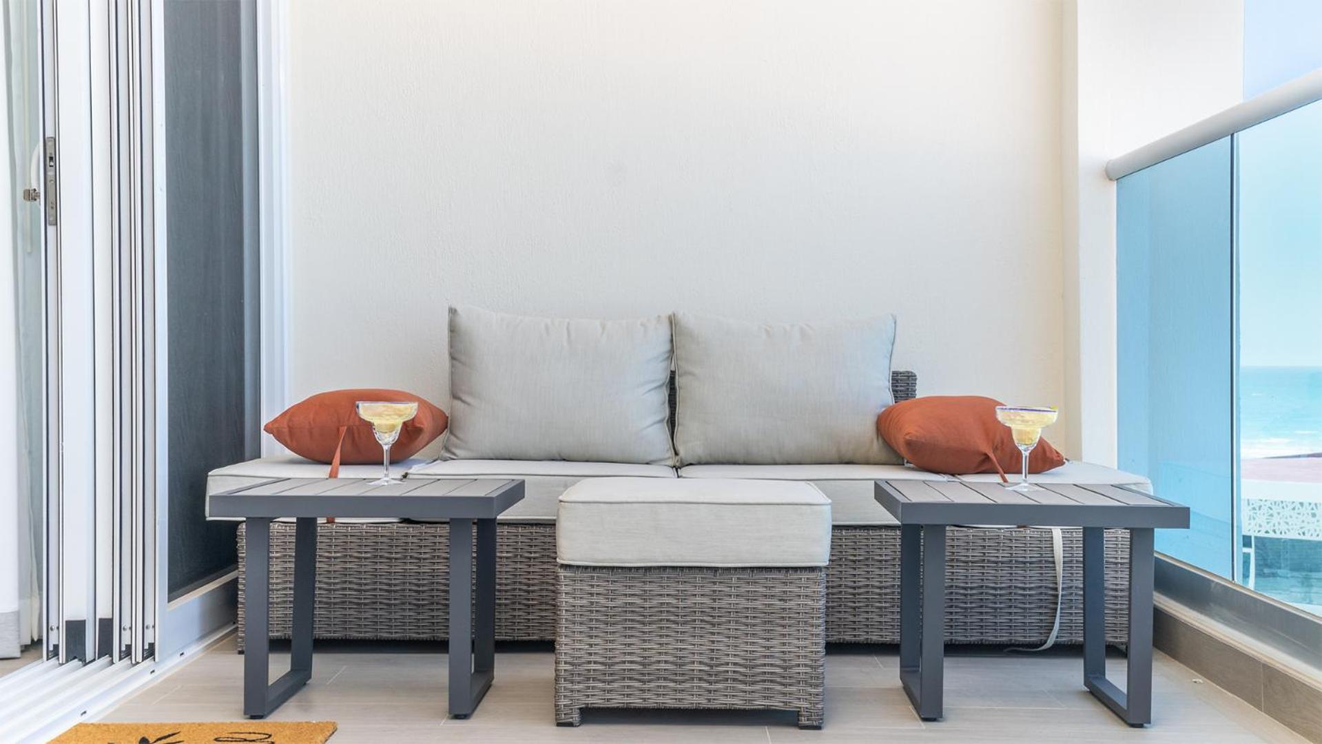 Splash in The New Lazy River/Stay in Modern Luxury Encantame Viento 303