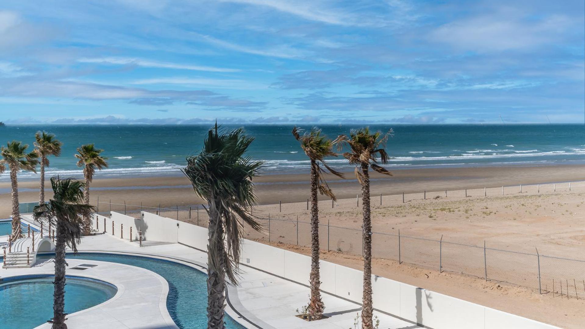 Splash in The New Lazy River/Stay in Modern Luxury Encantame Viento 303