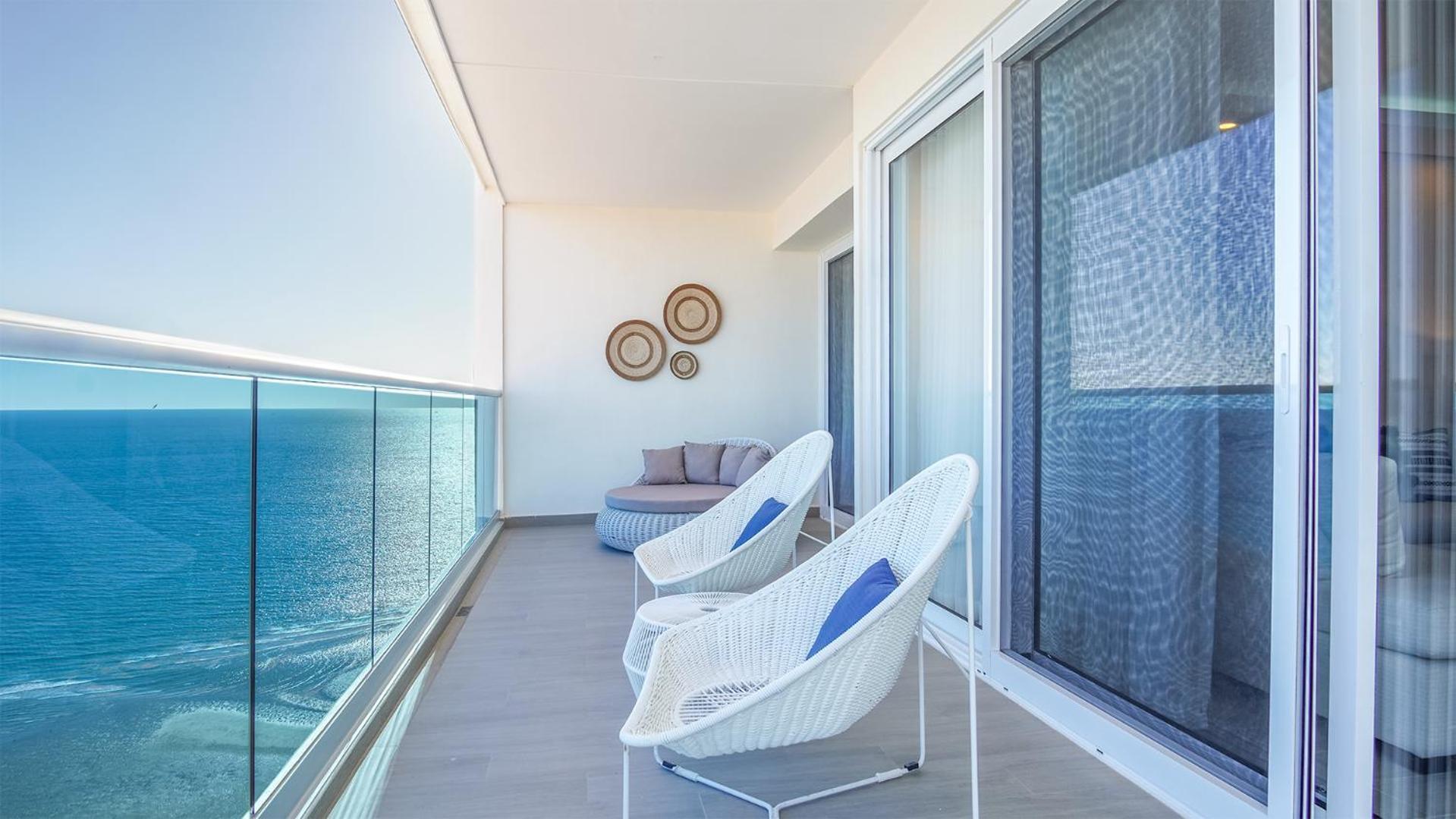 Panoramic And Immersive Water View 2 bedroom E2002