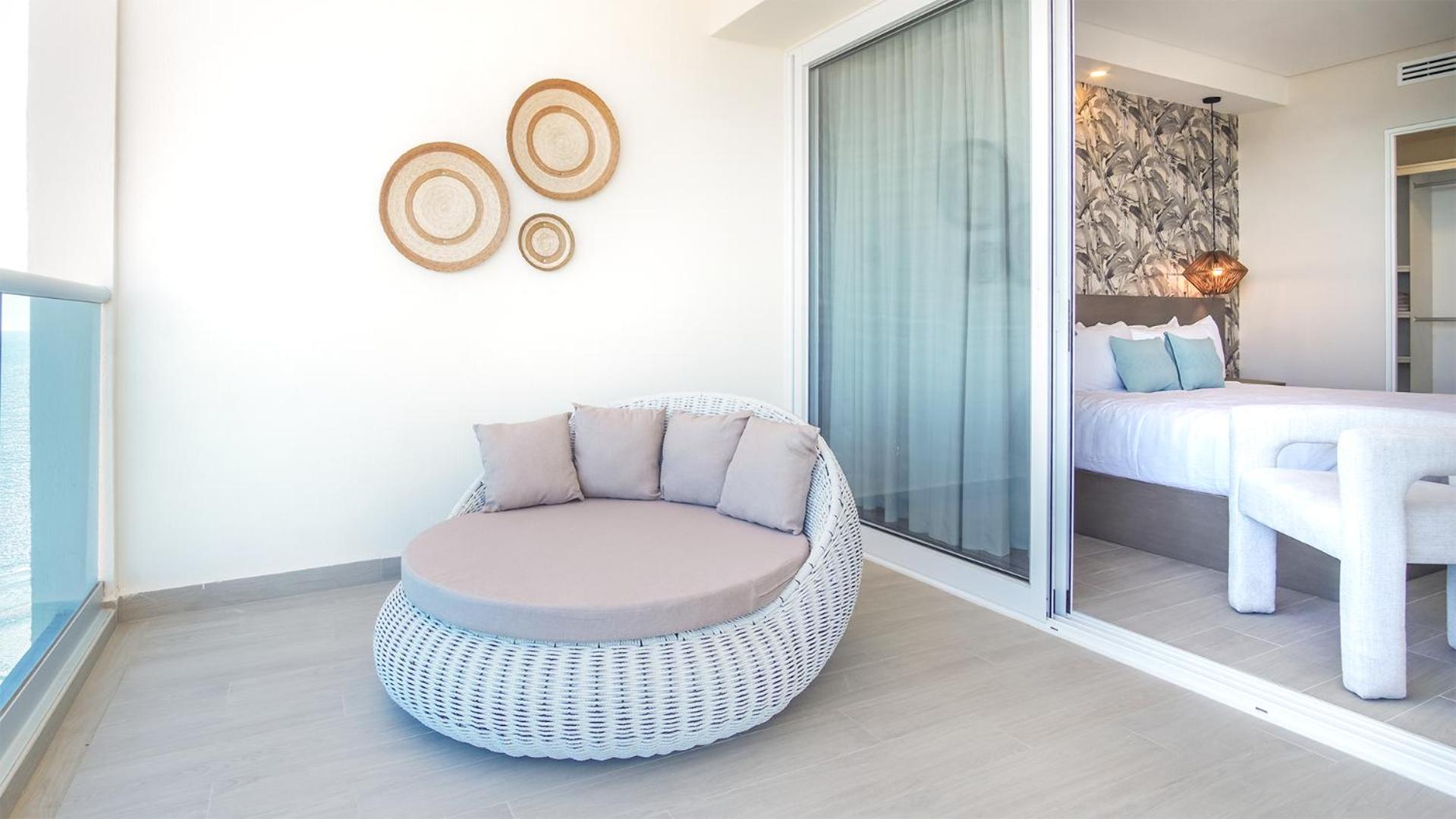 Panoramic And Immersive Water View 2 bedroom E2002