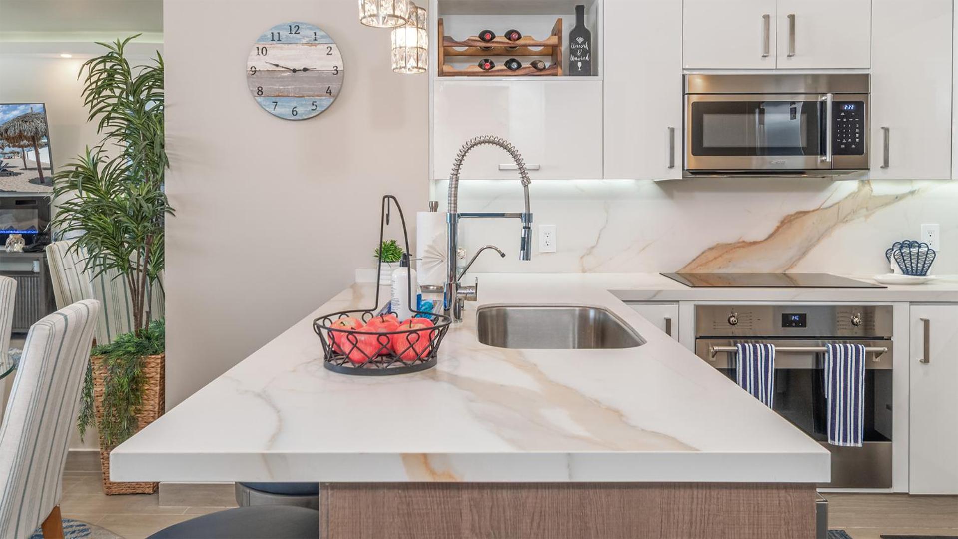 Sublime 1 bedroom condo Encantame Towers Verano 403