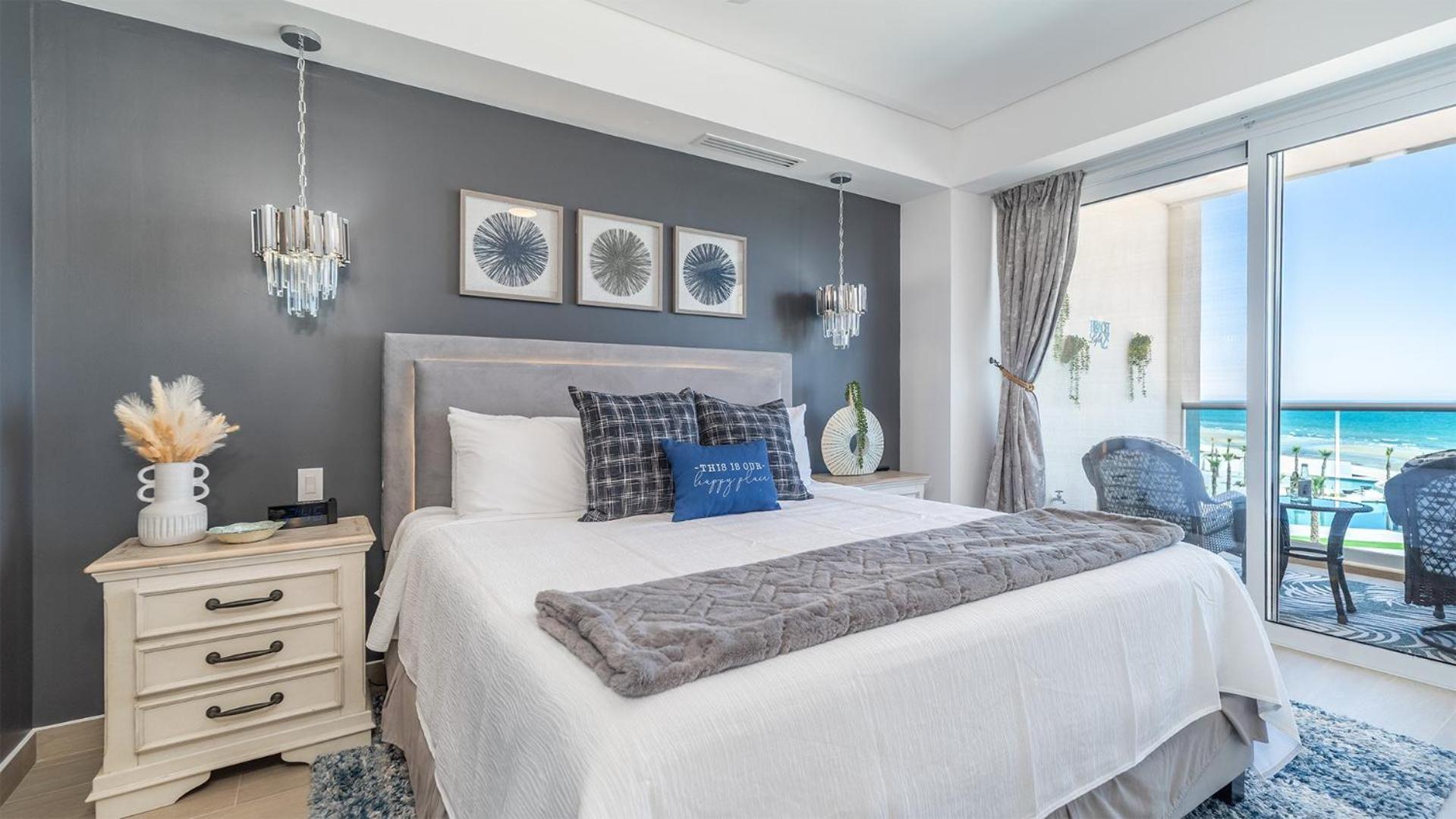 Sublime 1 bedroom condo Encantame Towers Verano 403