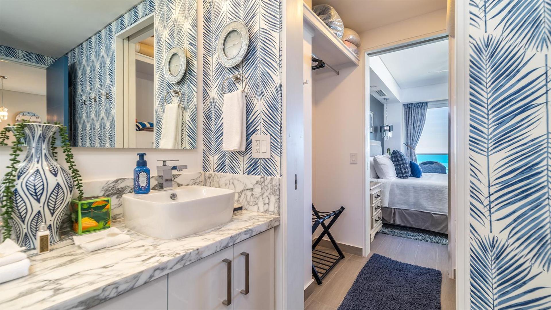 Sublime 1 bedroom condo Encantame Towers Verano 403