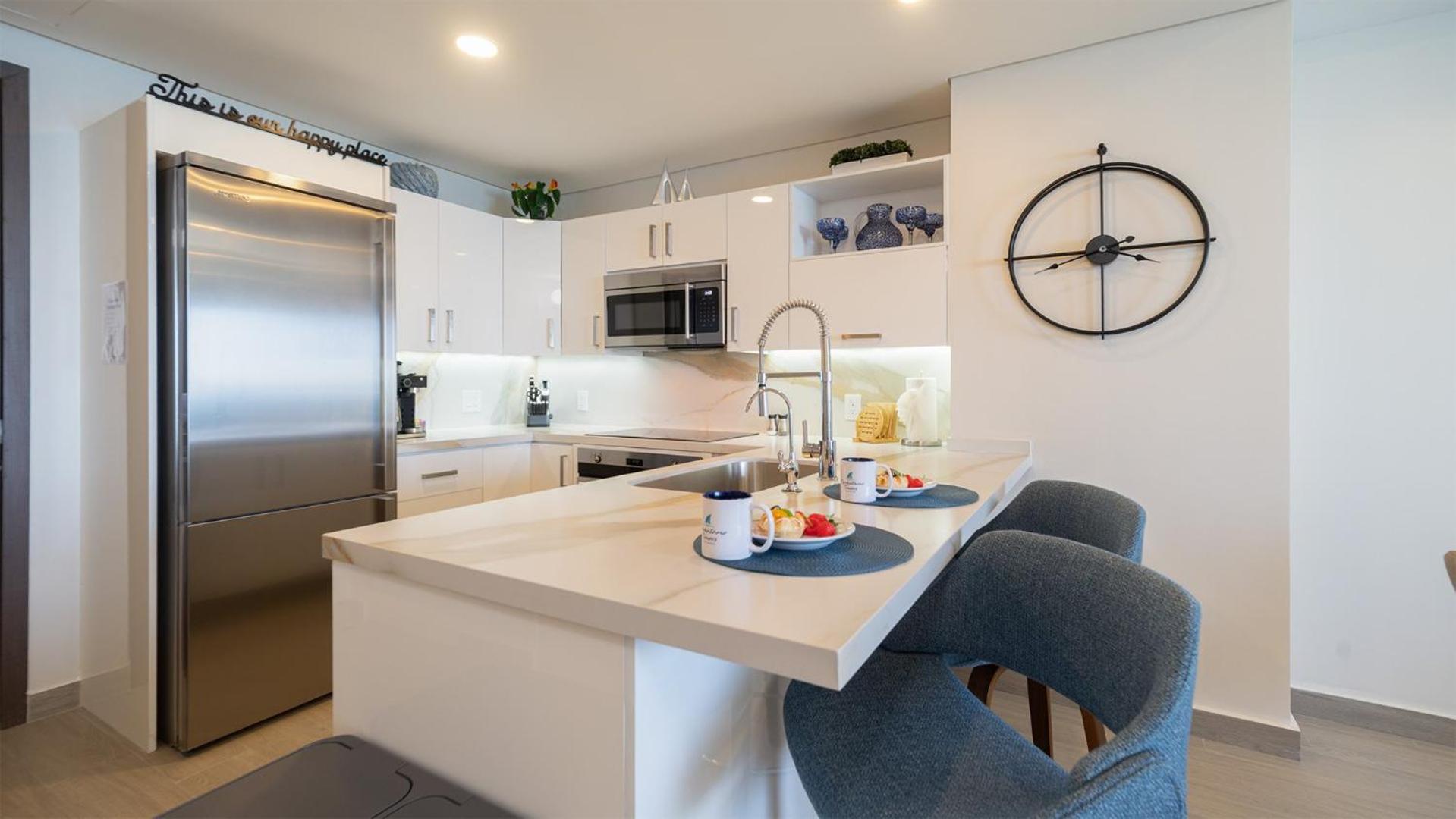 Modern Luxury, Beachfront, Ocean Views C1803 Encantame