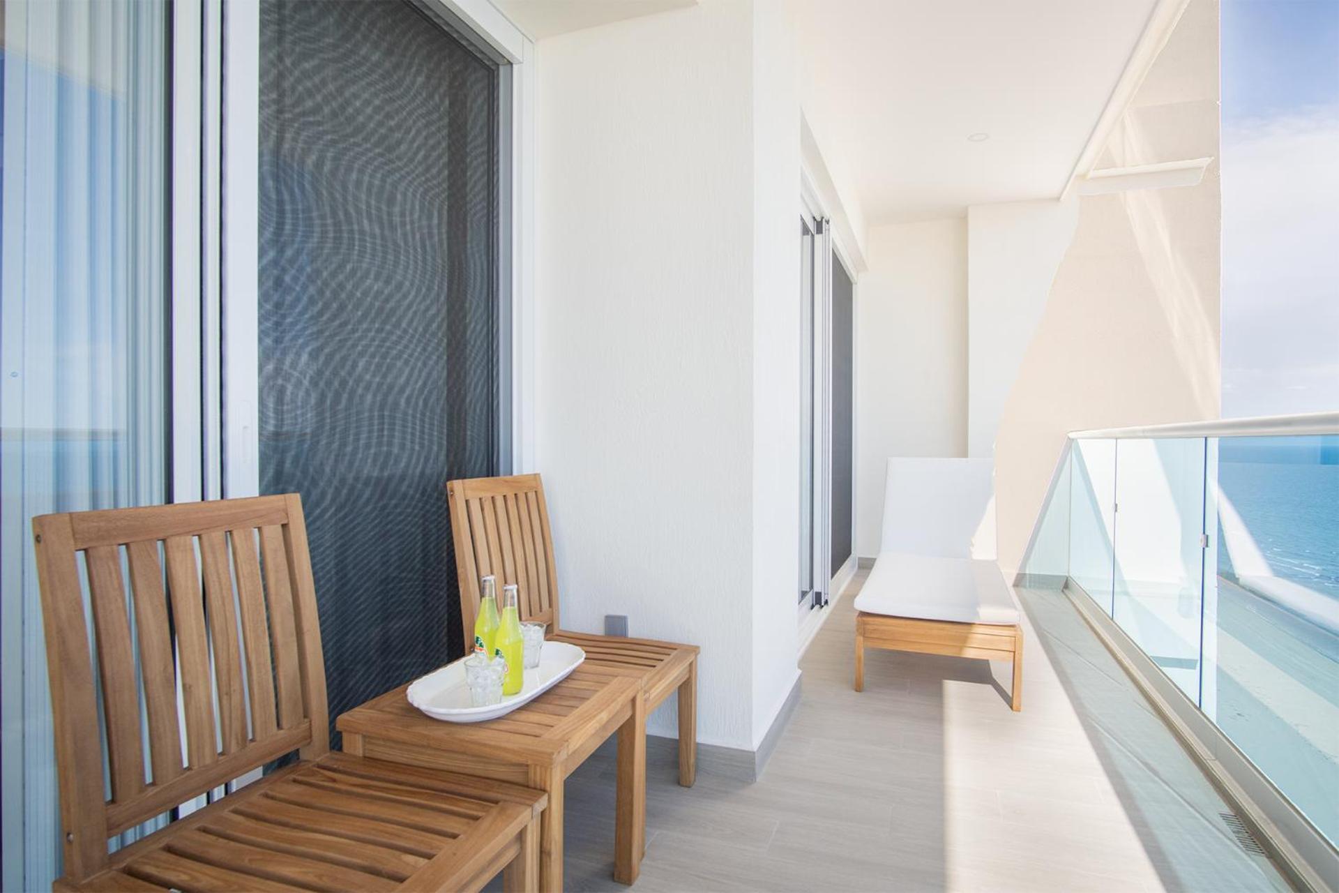 Family Paradise Splash in The New Lazy River and Sleep In Luxury Encantame Towers C 1701