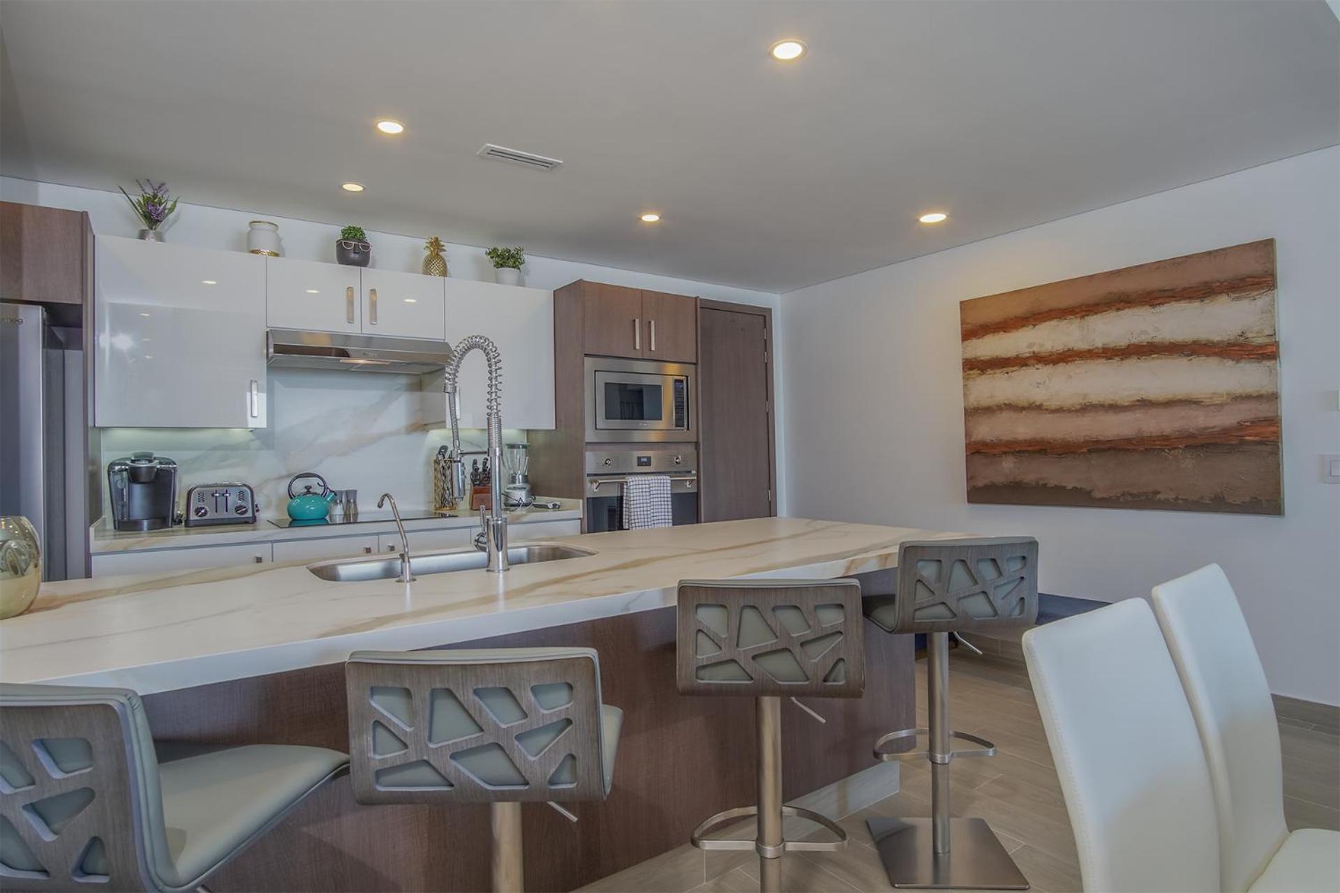 Looking for the perfect scape from the city? Peaceful 2 bedroom condo Verano 804