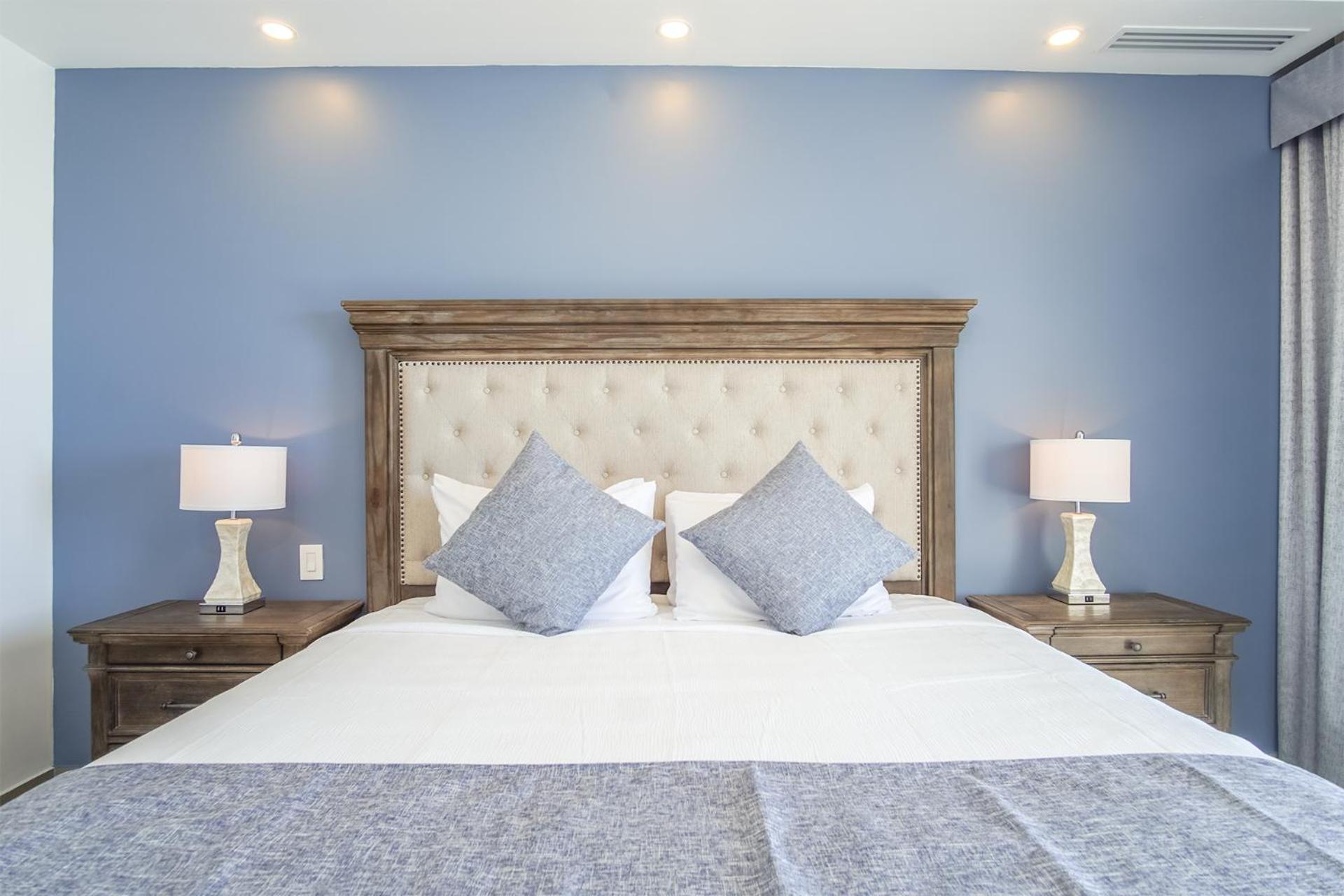 Looking for the perfect scape from the city? Peaceful 2 bedroom condo Verano 804
