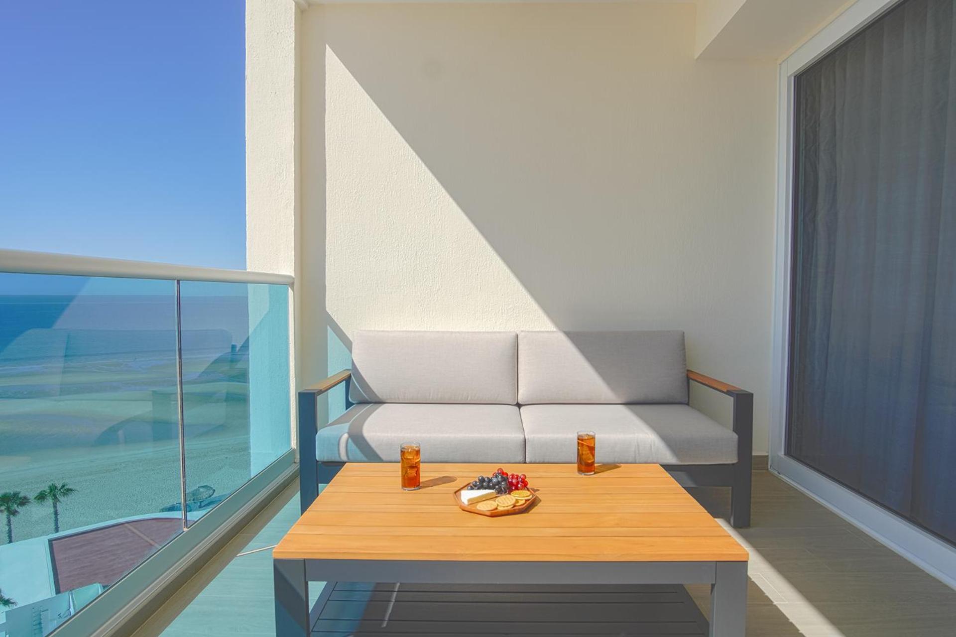 Looking for the perfect scape from the city? Peaceful 2 bedroom condo Verano 804