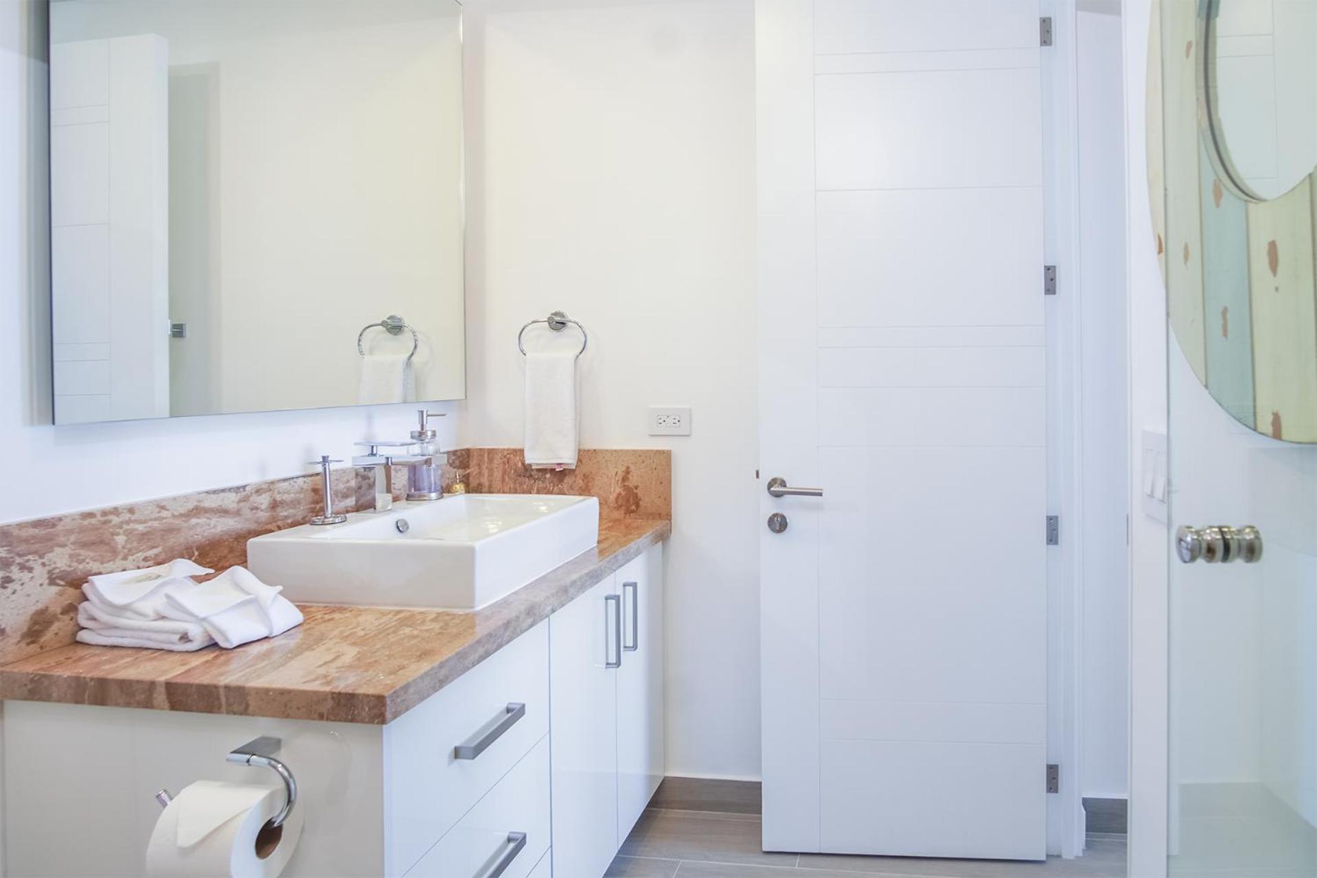 Looking for the perfect scape from the city? Peaceful 2 bedroom condo Verano 804