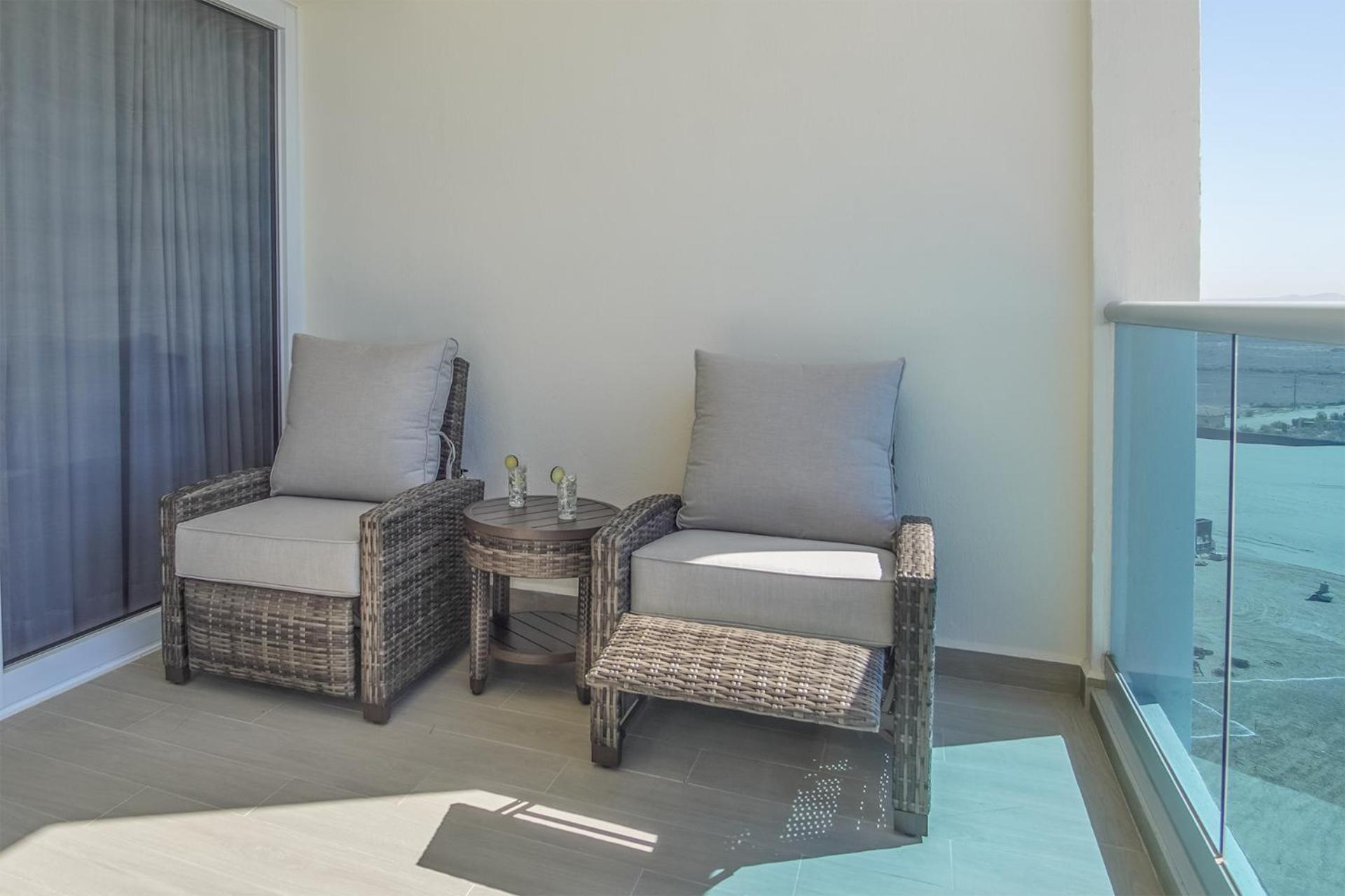Looking for the perfect scape from the city? Peaceful 2 bedroom condo Verano 804
