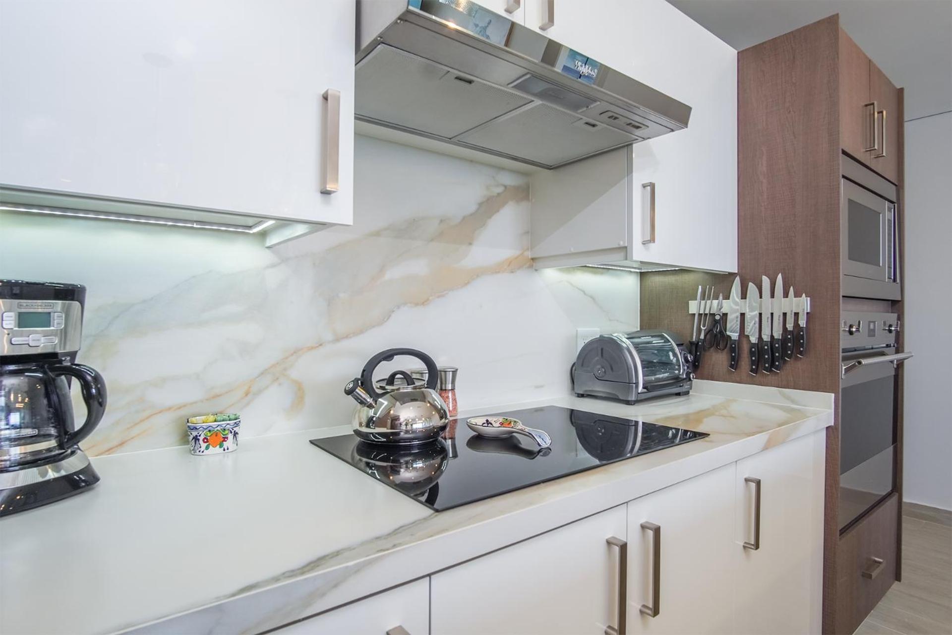 Imagine coming to this gorgeous 2 bedroom condo E1002