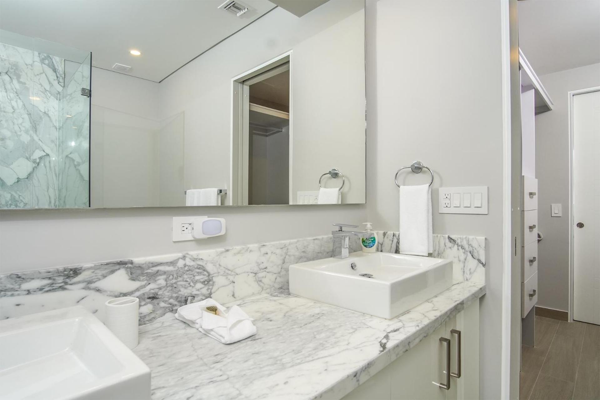 Imagine coming to this gorgeous 2 bedroom condo E1002
