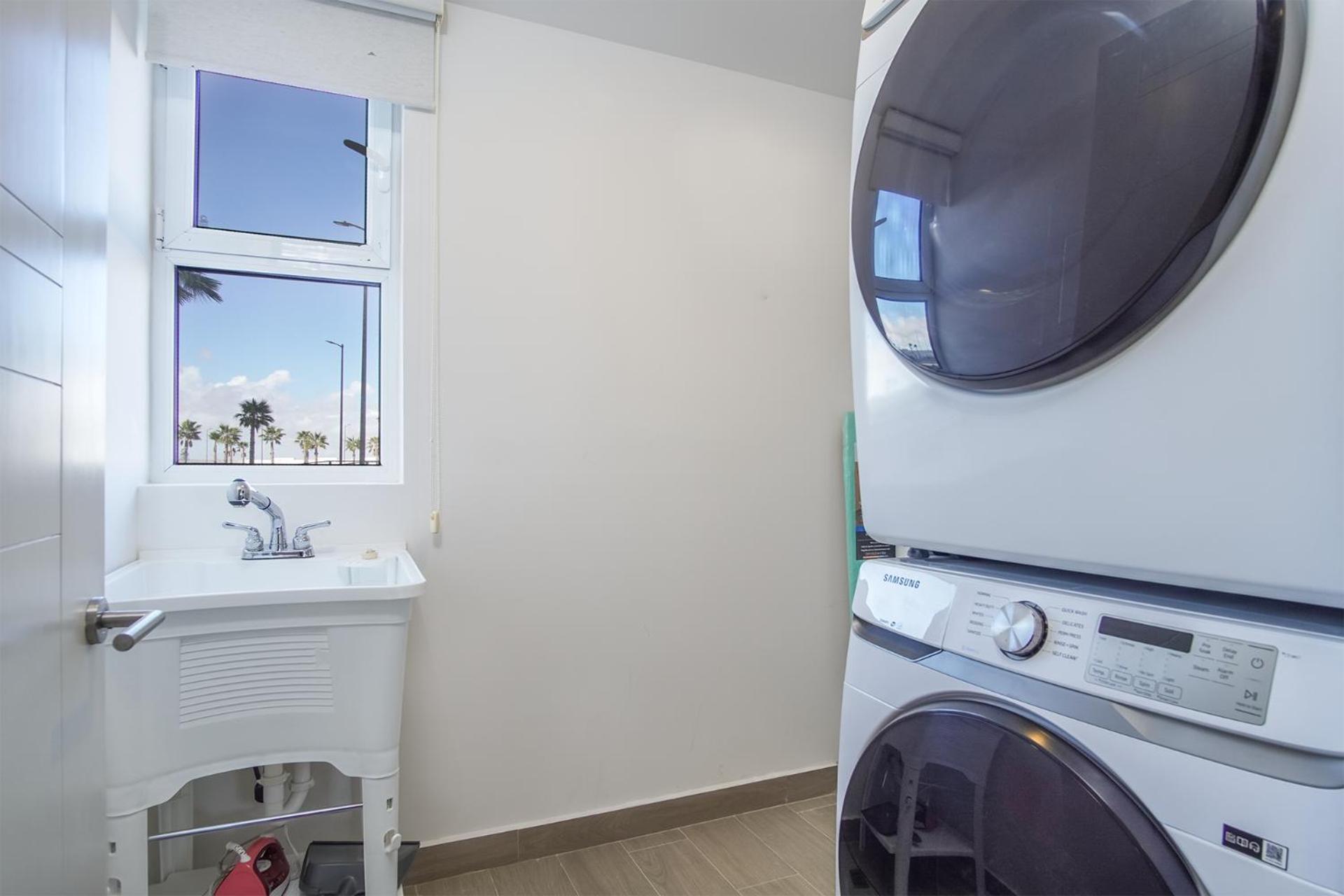 Phenomenal 3 bedroom condo Encantame Tower E 101