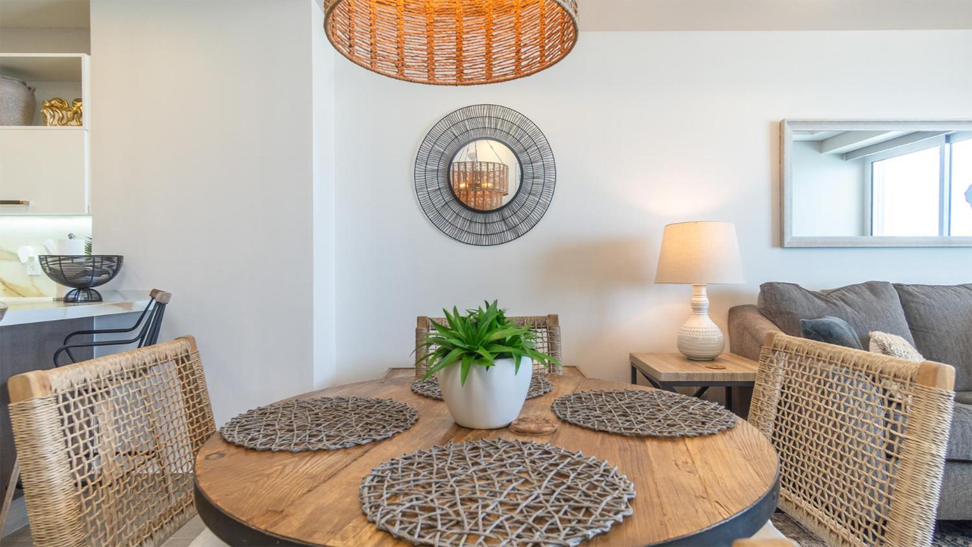 Exceptional one bedroom condominium Viento 803 - Encantame Towers