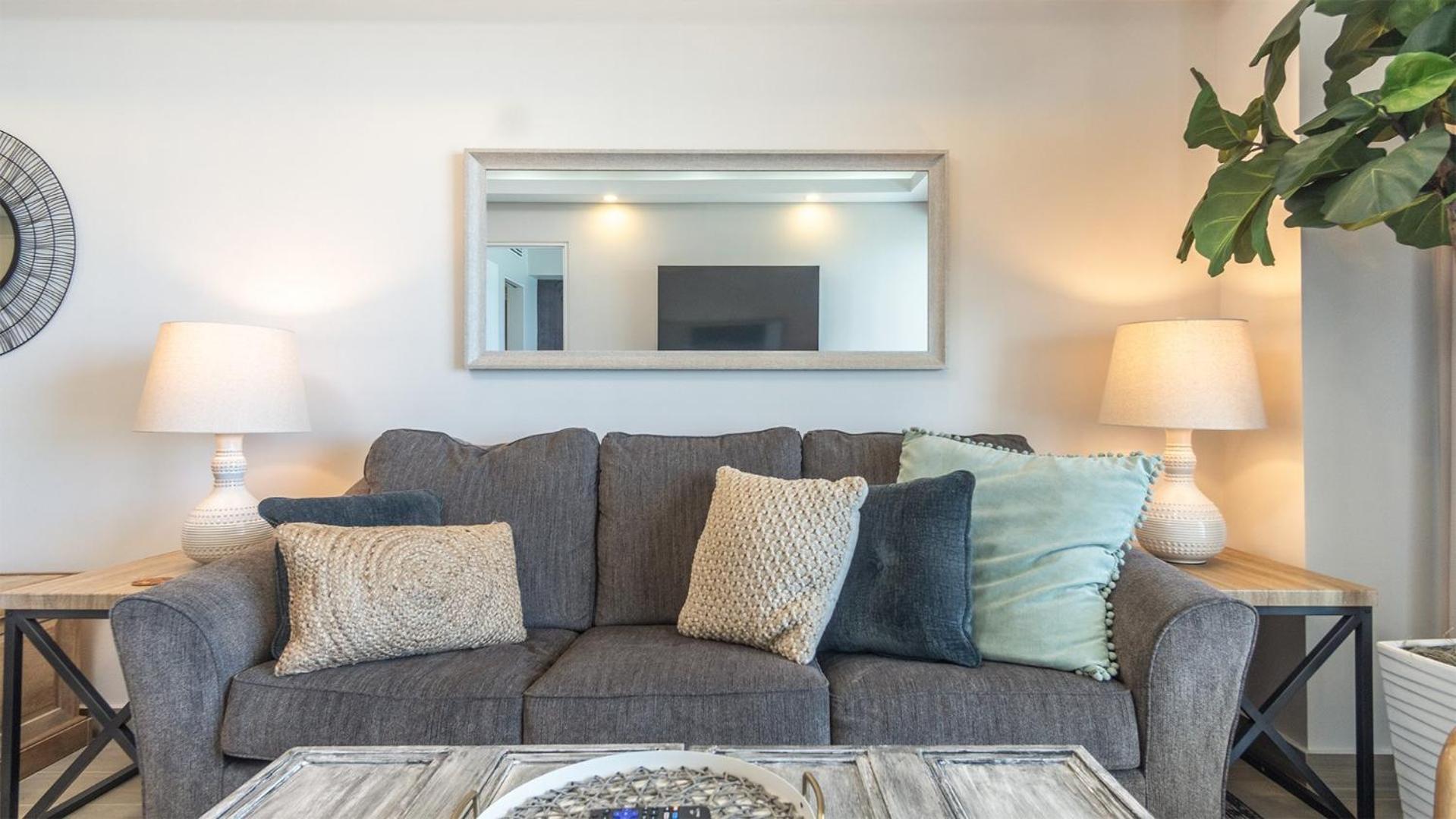 Exceptional one bedroom condominium Viento 803 - Encantame Towers