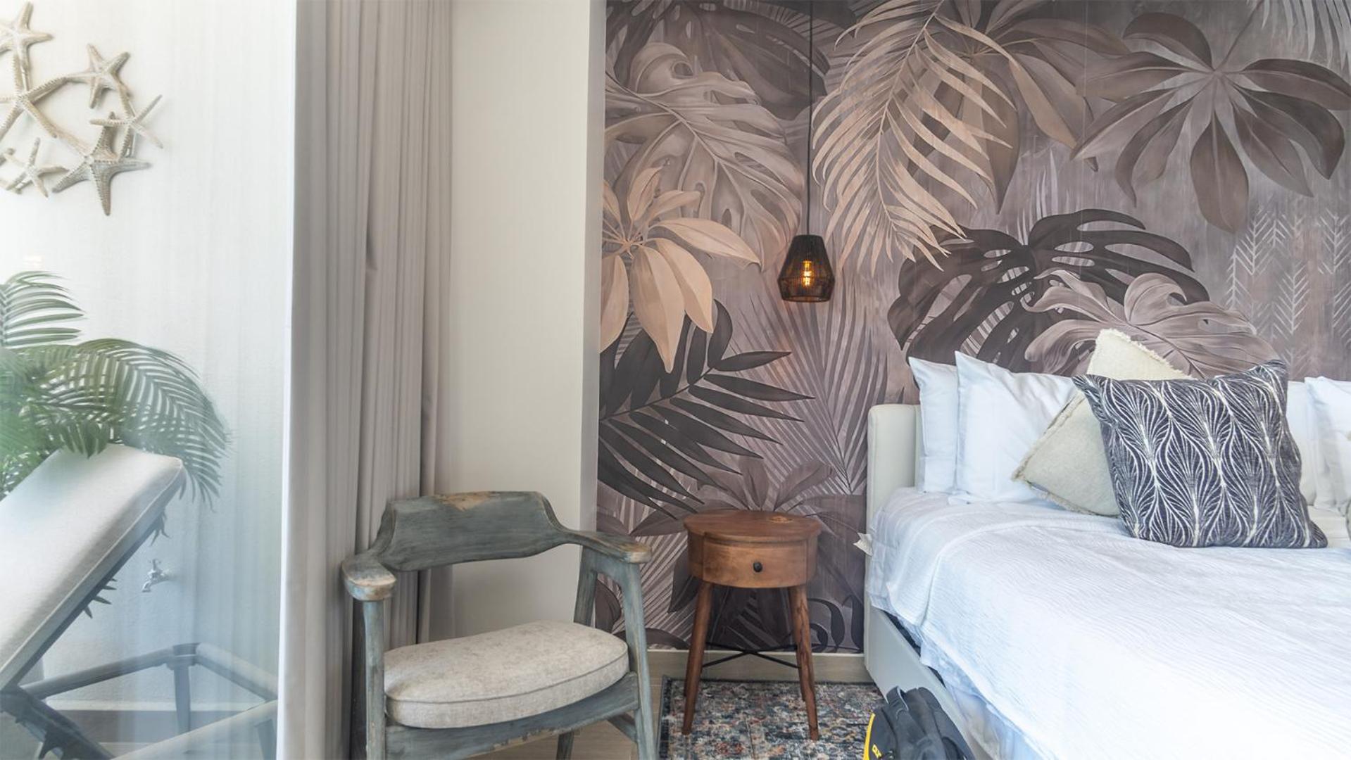 Exceptional one bedroom condominium Viento 803 - Encantame Towers