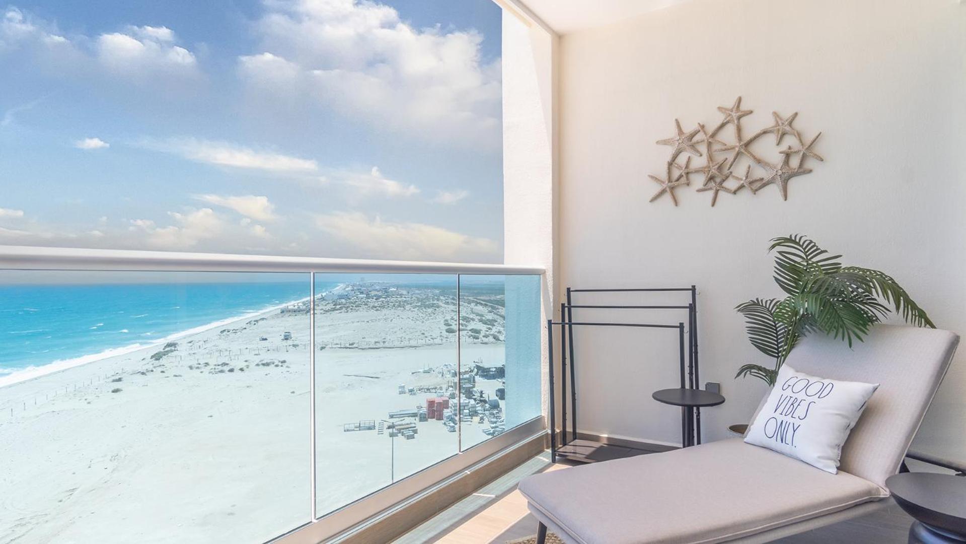 Exceptional one bedroom condominium Viento 803 - Encantame Towers