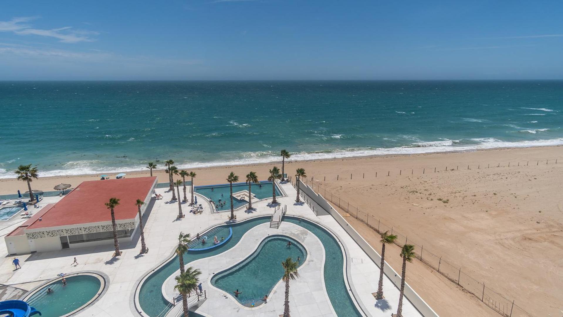 Exceptional one bedroom condominium Viento 803 - Encantame Towers