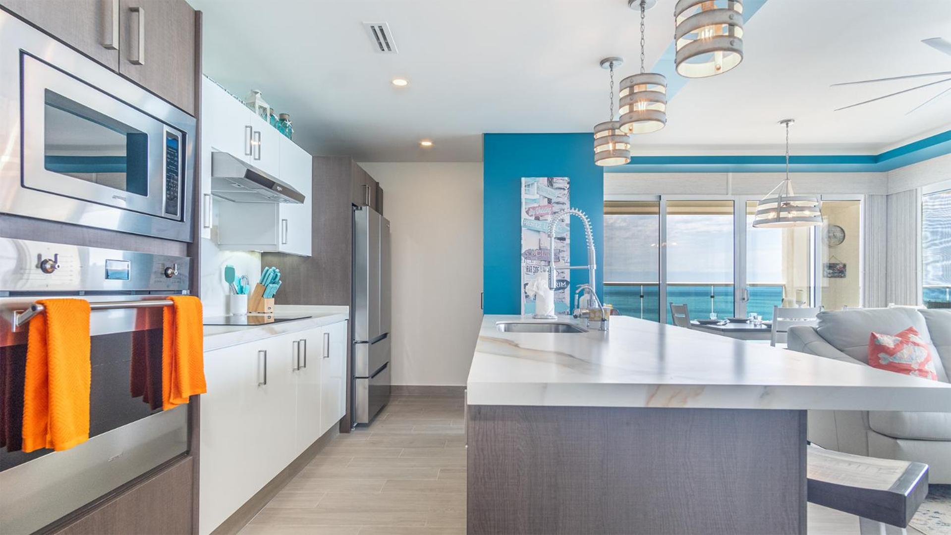 Luxury modern condo at Encantame Towers W1405