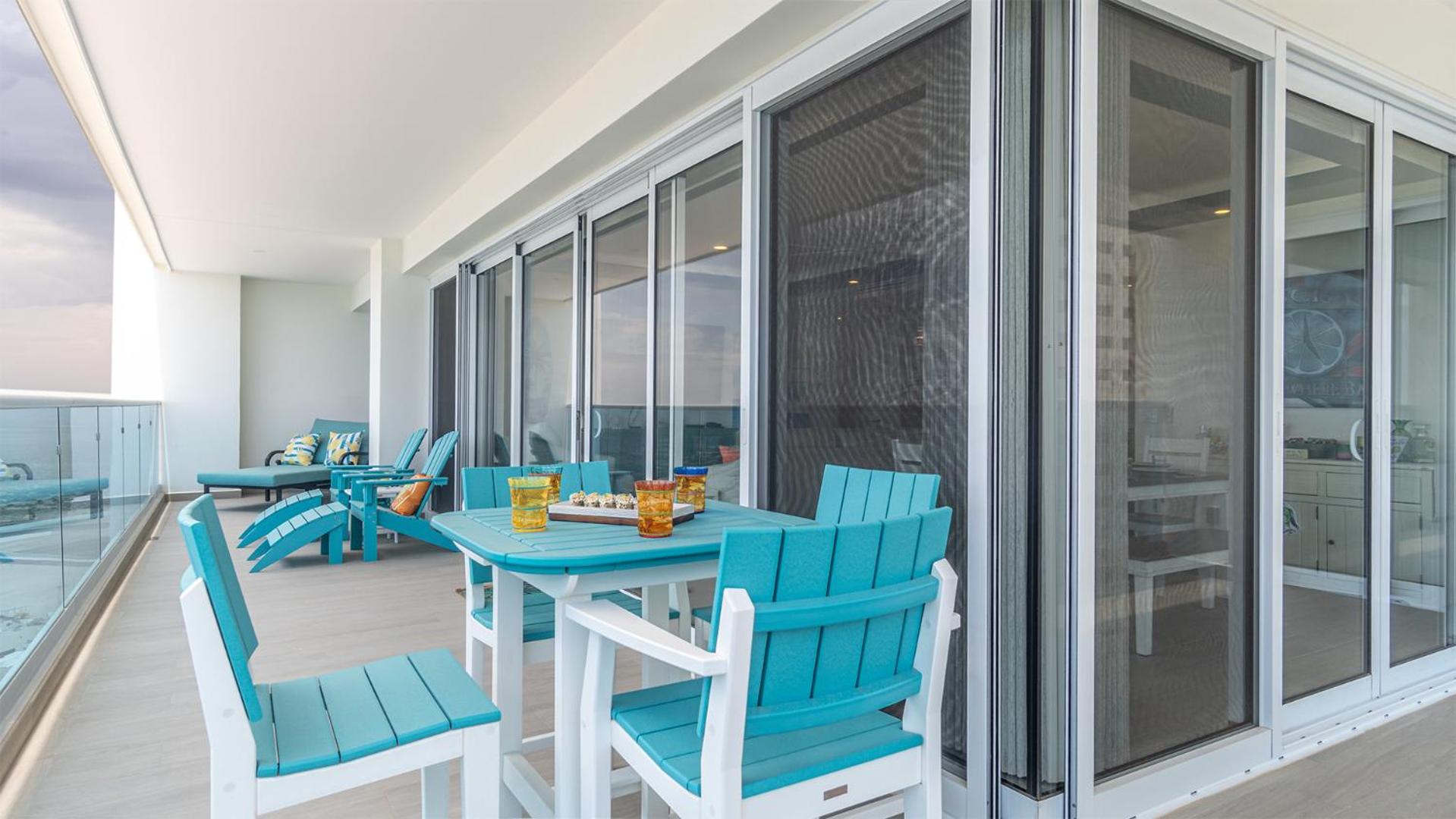 Luxury modern condo at Encantame Towers W1405