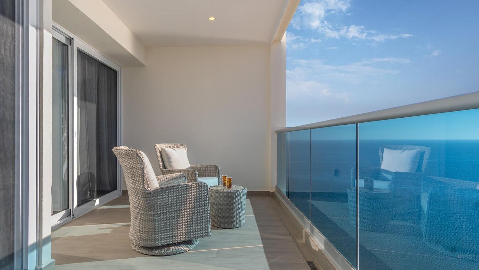 Beautiful two bedroom condo - Viento 2104