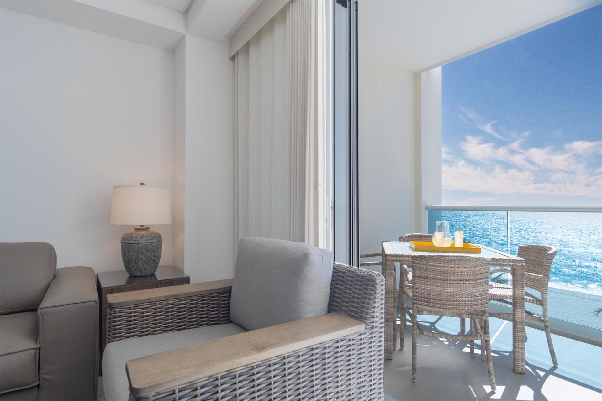 Splash in The New Lazy River/Stay in Modern Luxury Encantame C-403