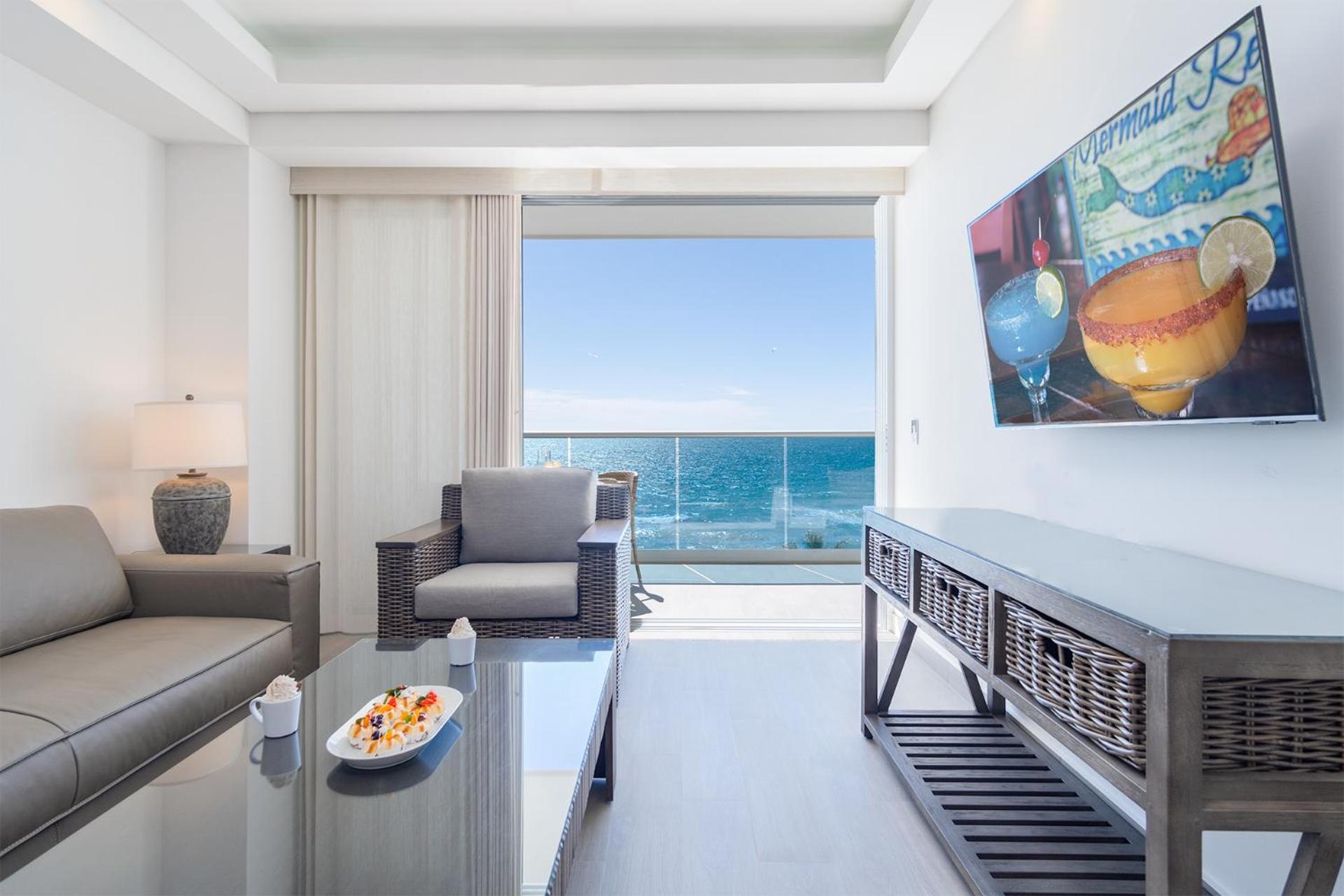 Splash in The New Lazy River/Stay in Modern Luxury Encantame C-403
