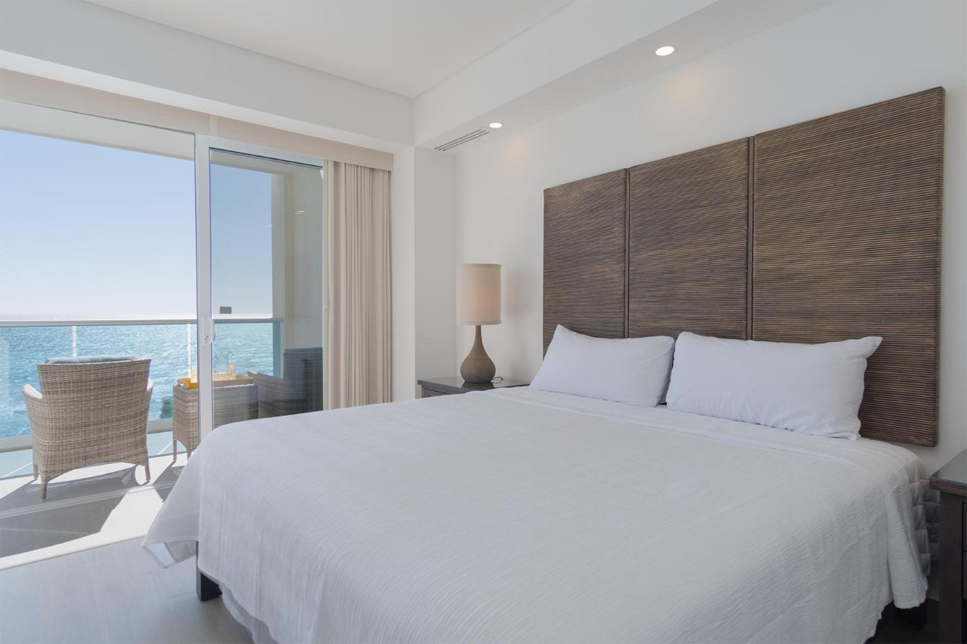 Splash in The New Lazy River/Stay in Modern Luxury Encantame C-403