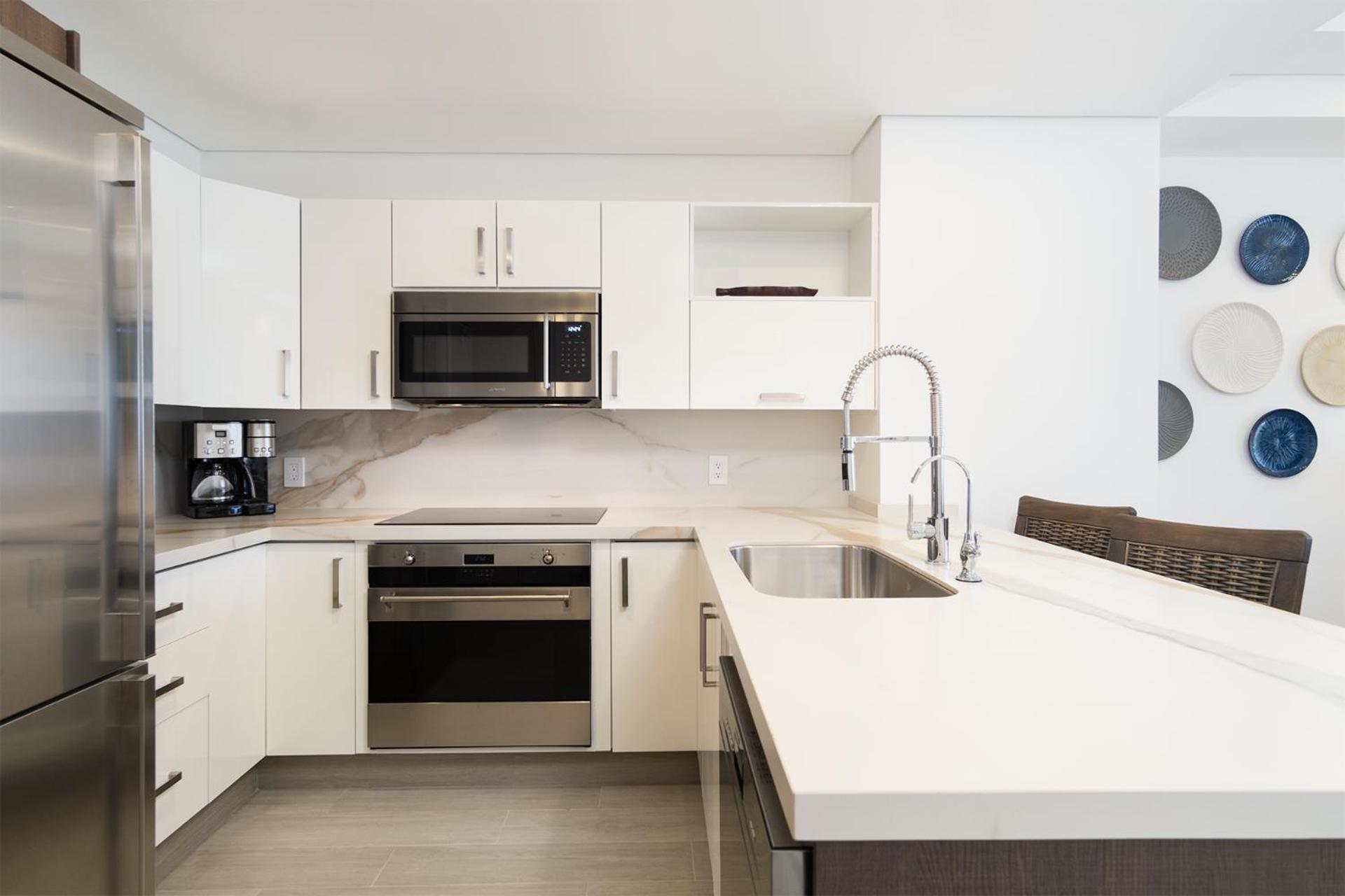 Splash in The New Lazy River/Stay in Modern Luxury Encantame C-403