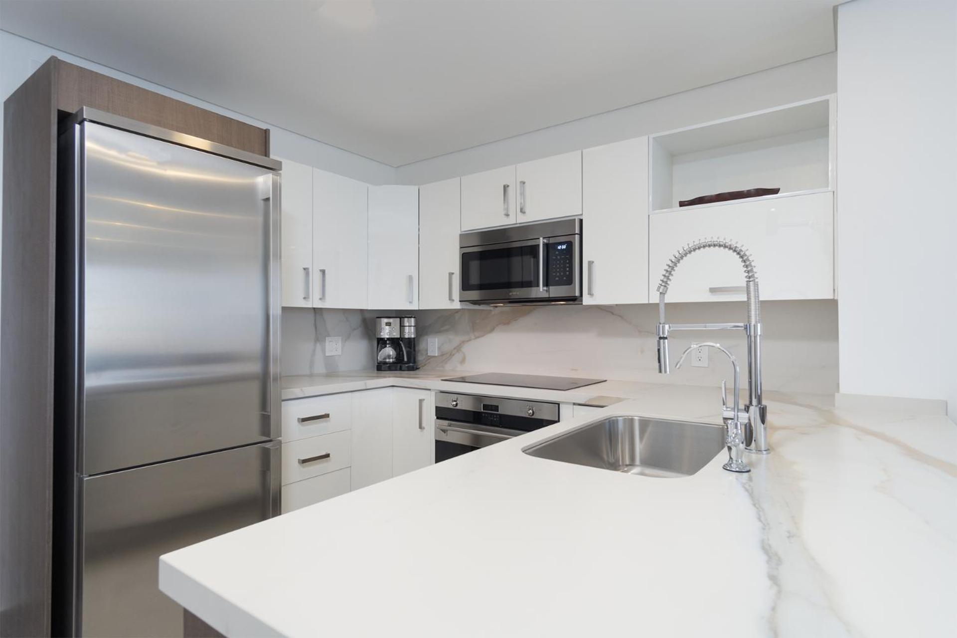 Splash in The New Lazy River/Stay in Modern Luxury Encantame C-403